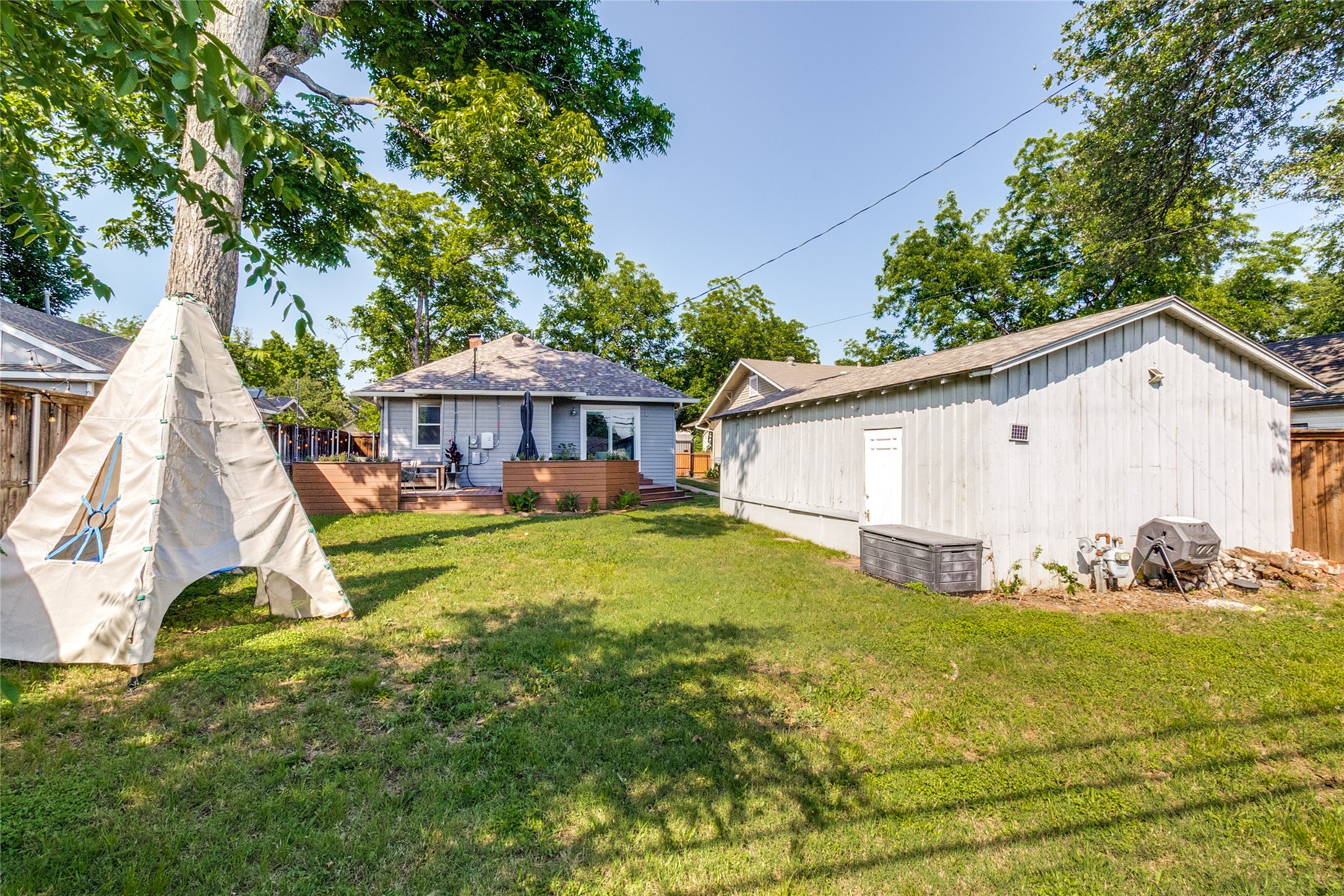 1023 Mount Auburn Avenue Dallas TX 75223