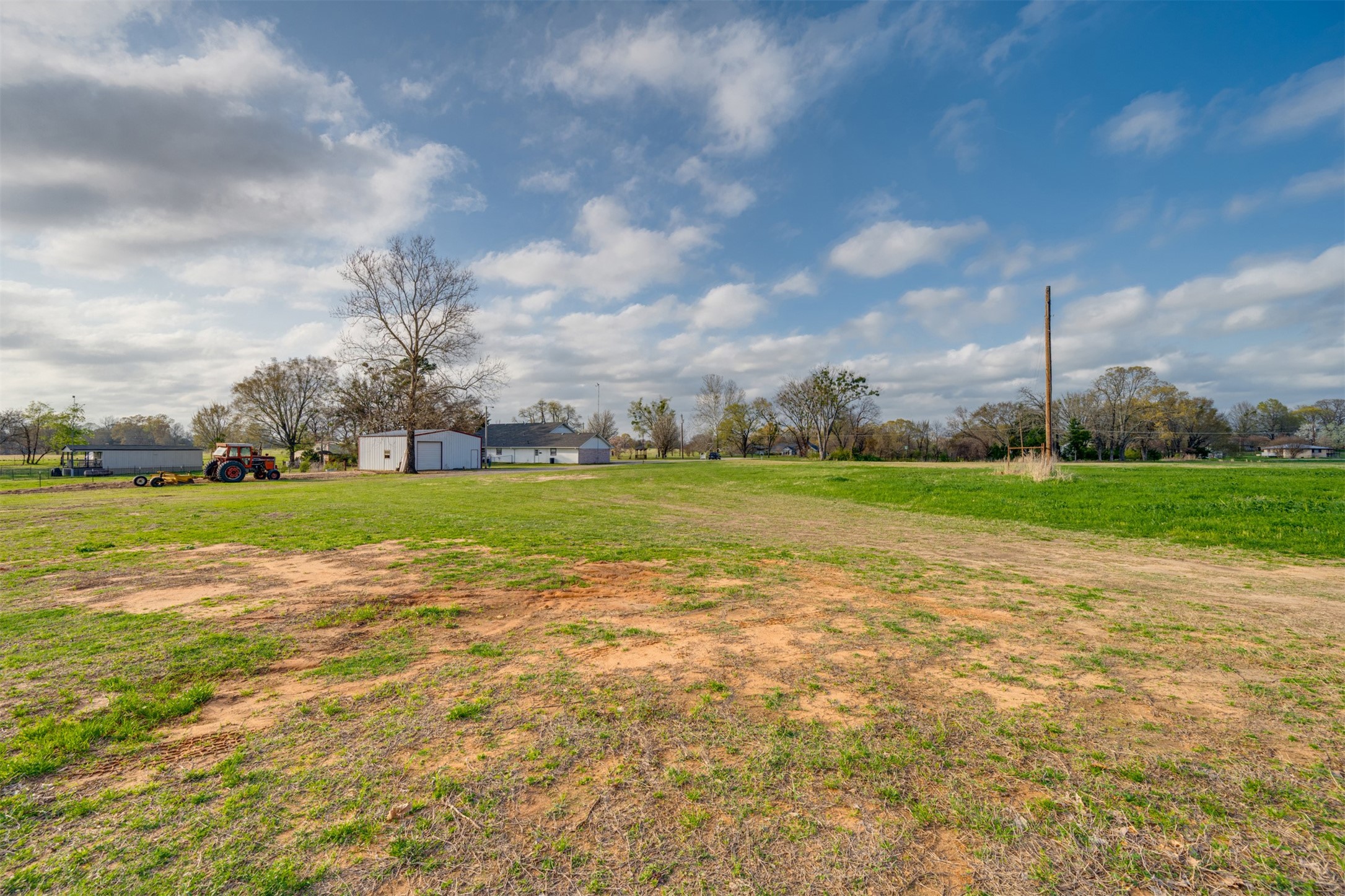 1876 Fm 906 E Powderly TX 75473