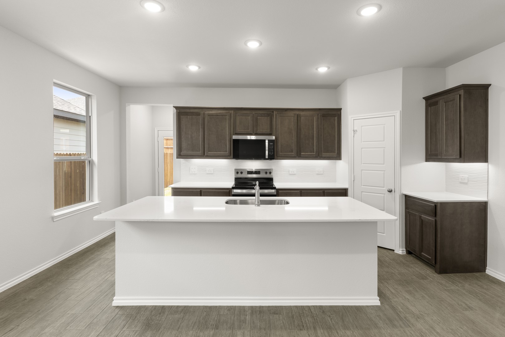 1708 Elle Lane Aubrey TX 76227
