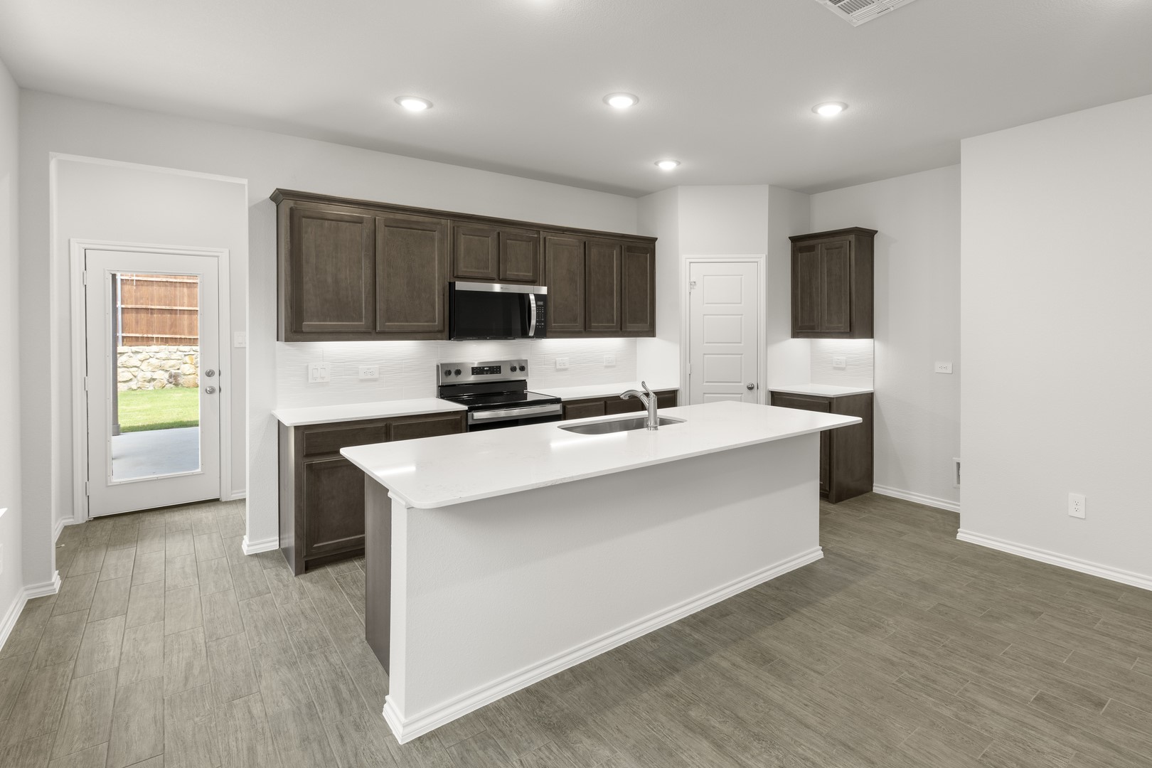1708 Elle Lane Aubrey TX 76227