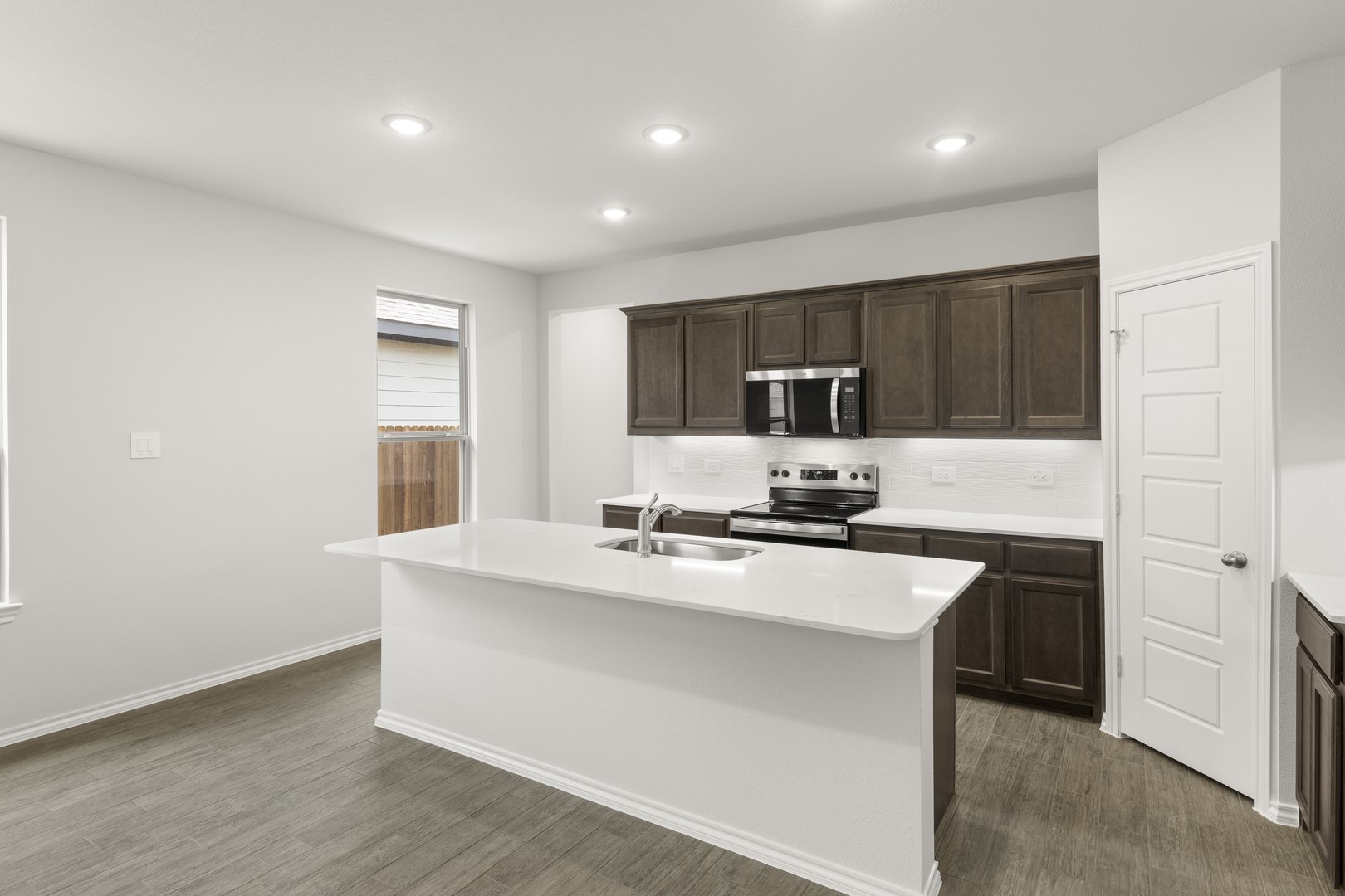 1708 Elle Lane Aubrey TX 76227