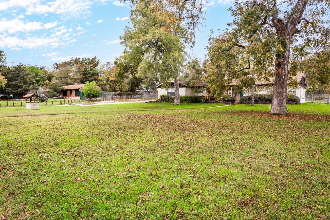 6105 Hollis Avenue Dallas TX 75227