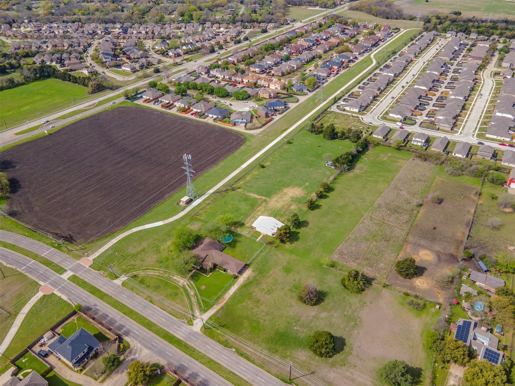 505 N Bluegrove Road Lancaster TX 75146