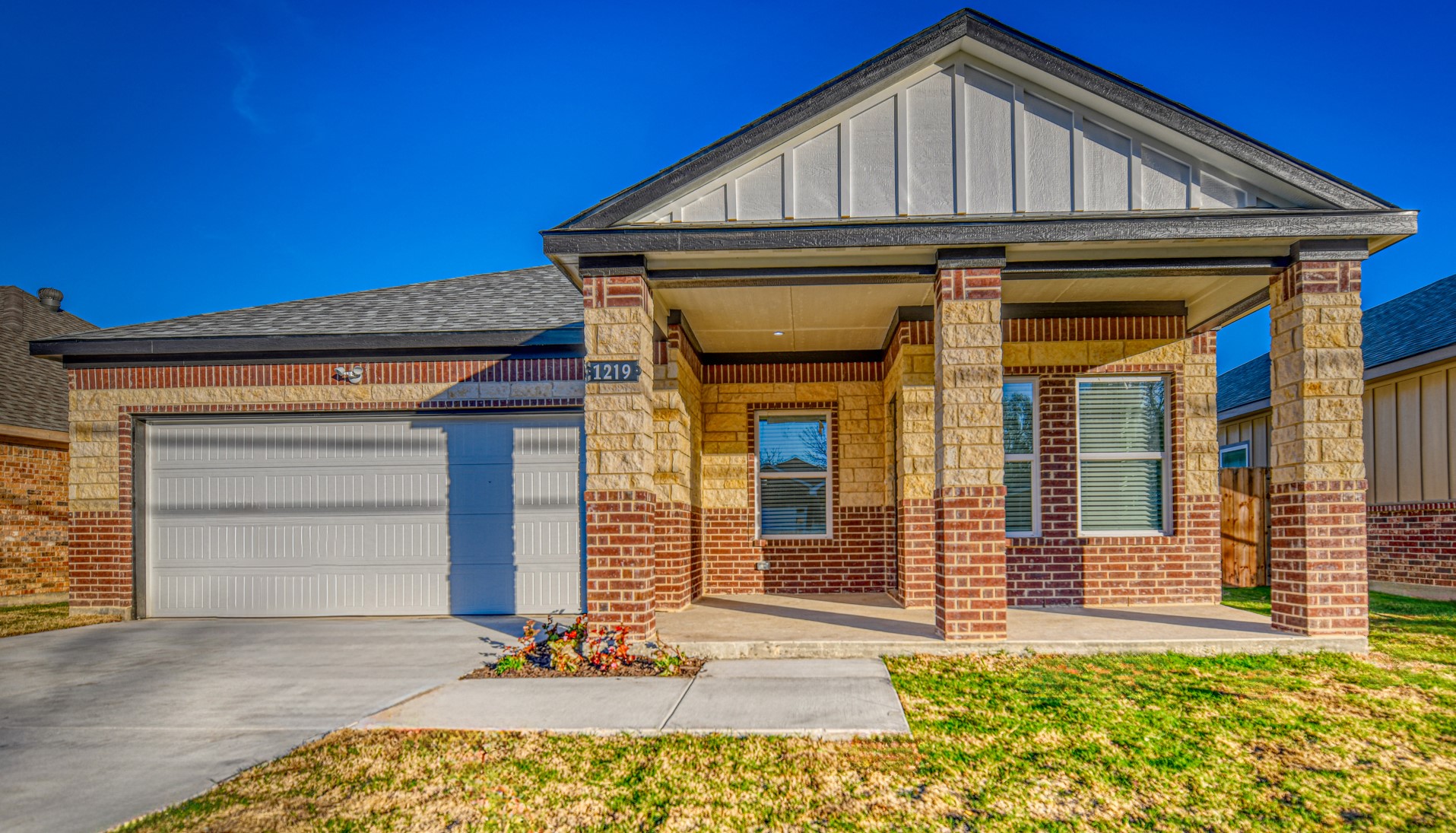 1219 S Rockwall Avenue Terrell TX 75160