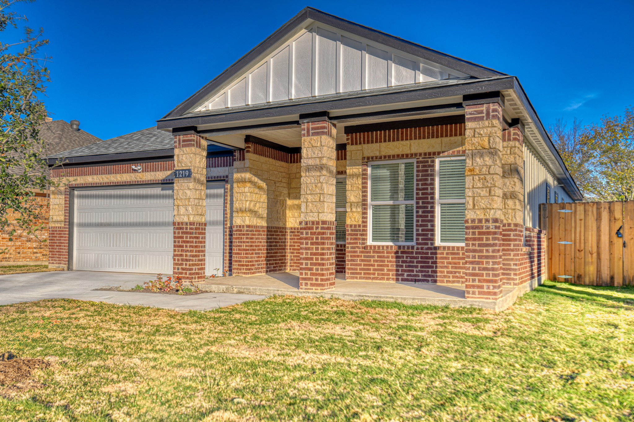 1219 S Rockwall Avenue Terrell TX 75160