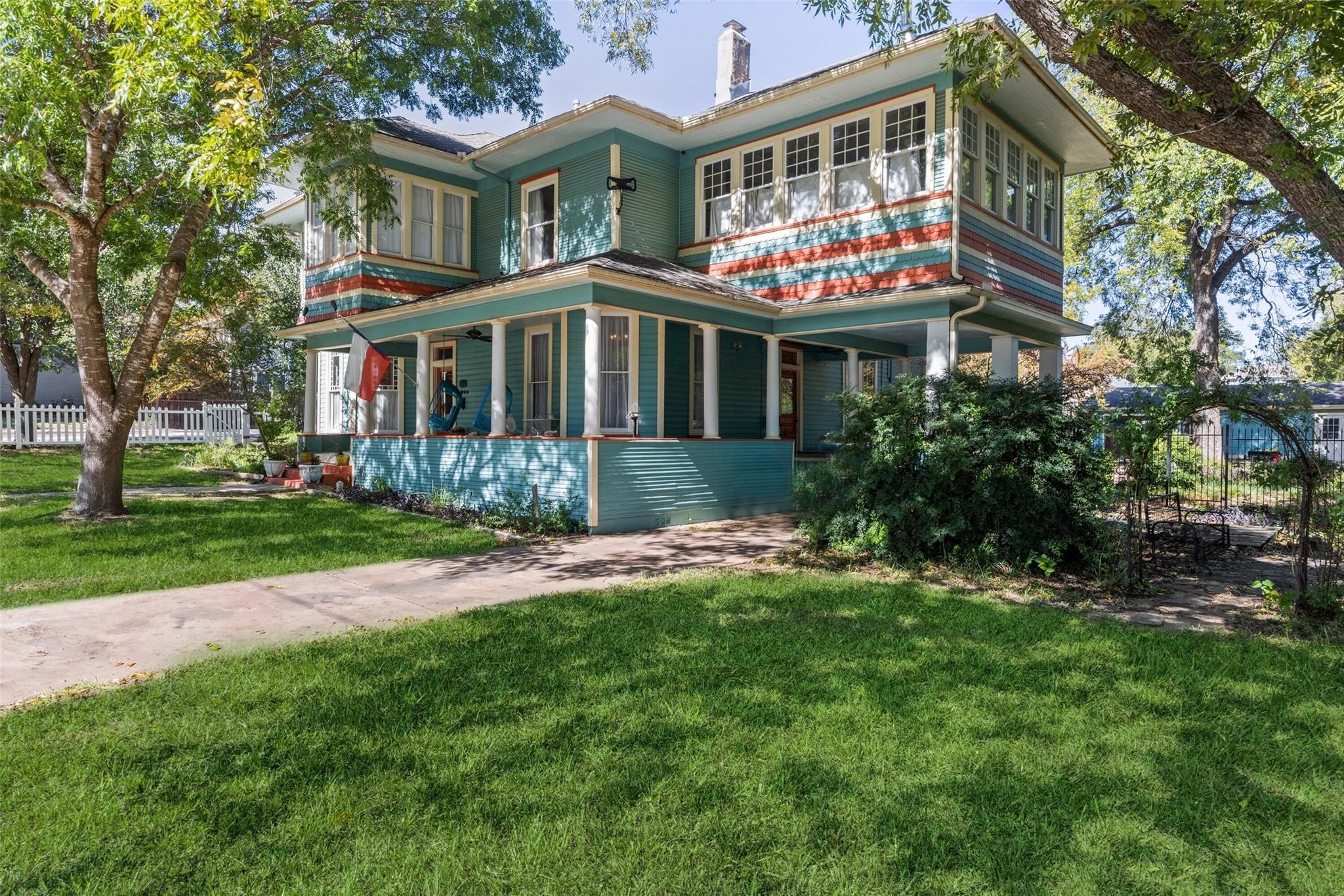 414 W Lee Avenue Weatherford TX 76086