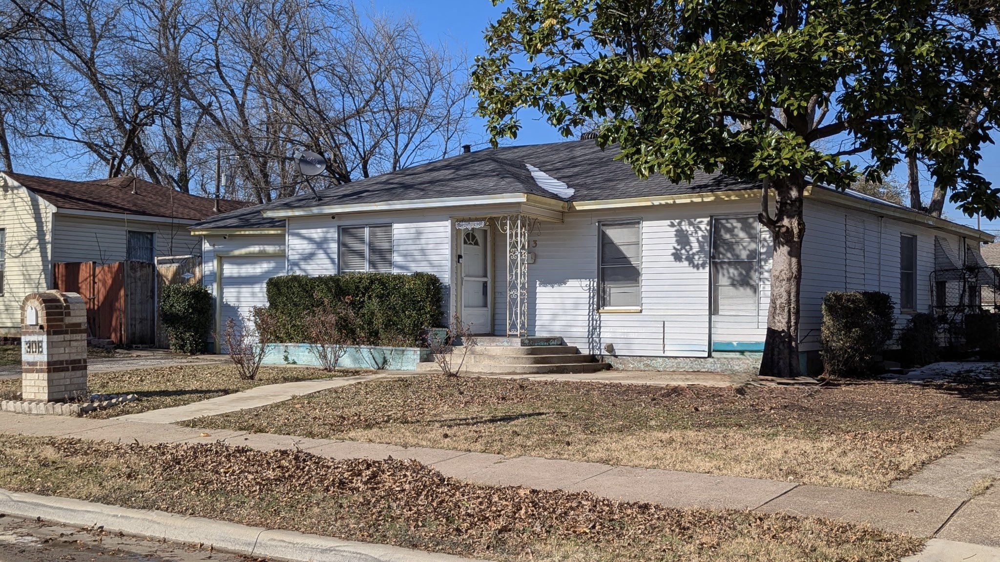 3013 Emmett Street Dallas TX 75211