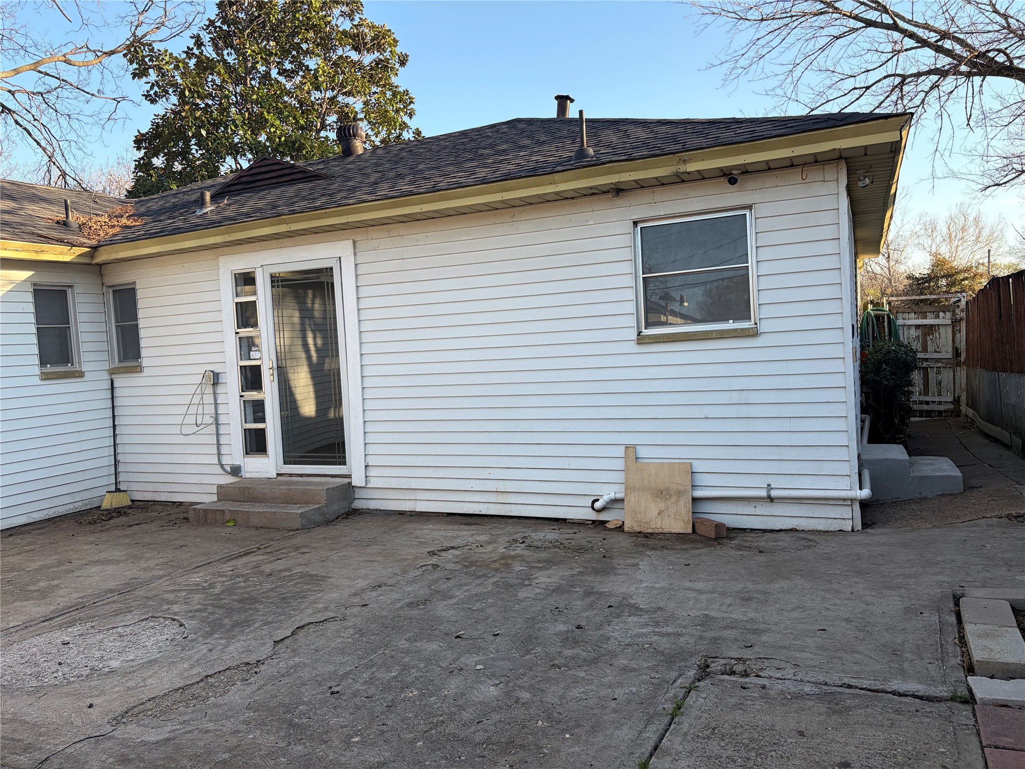 3013 Emmett Street Dallas TX 75211