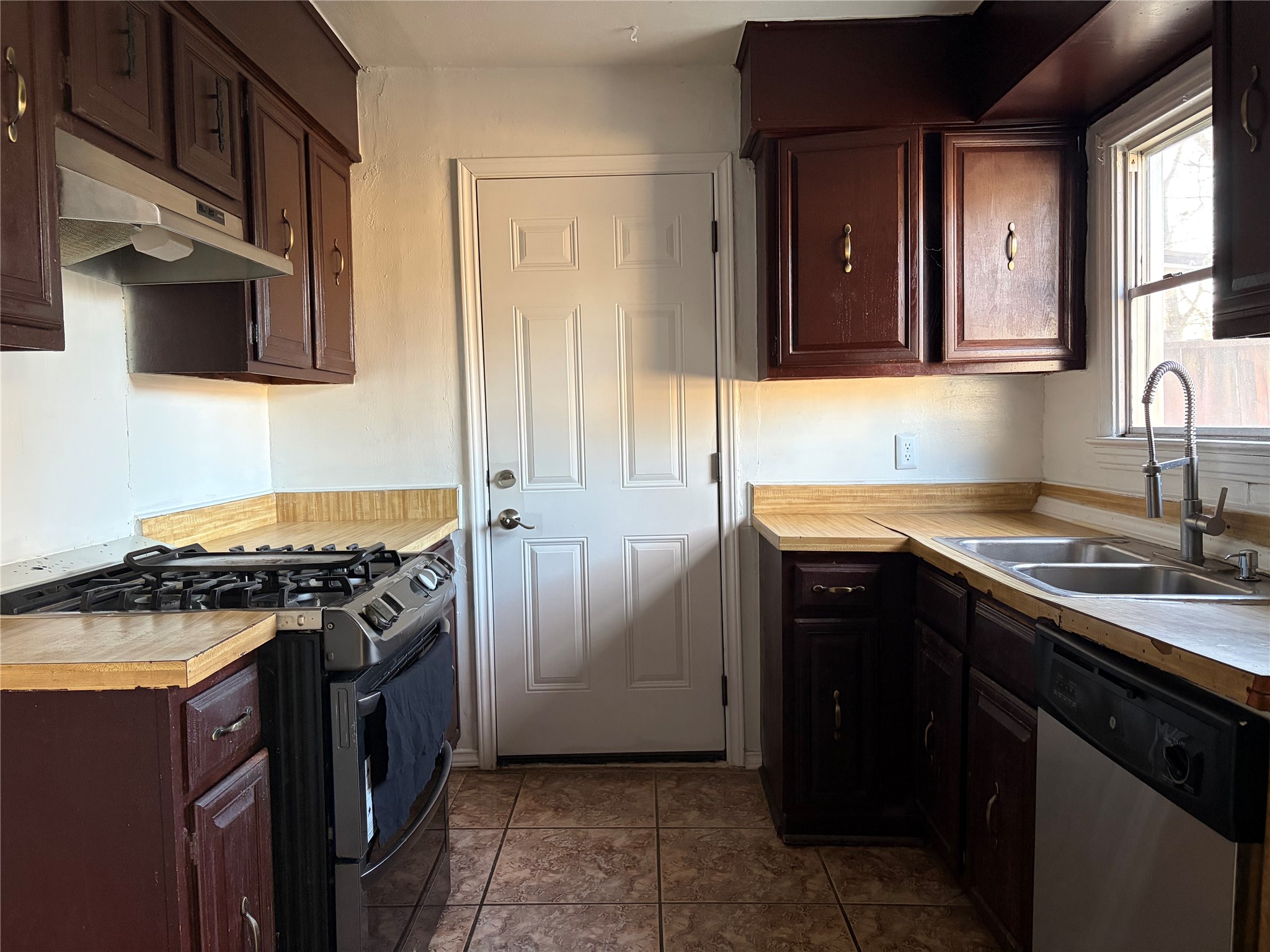 3013 Emmett Street Dallas TX 75211