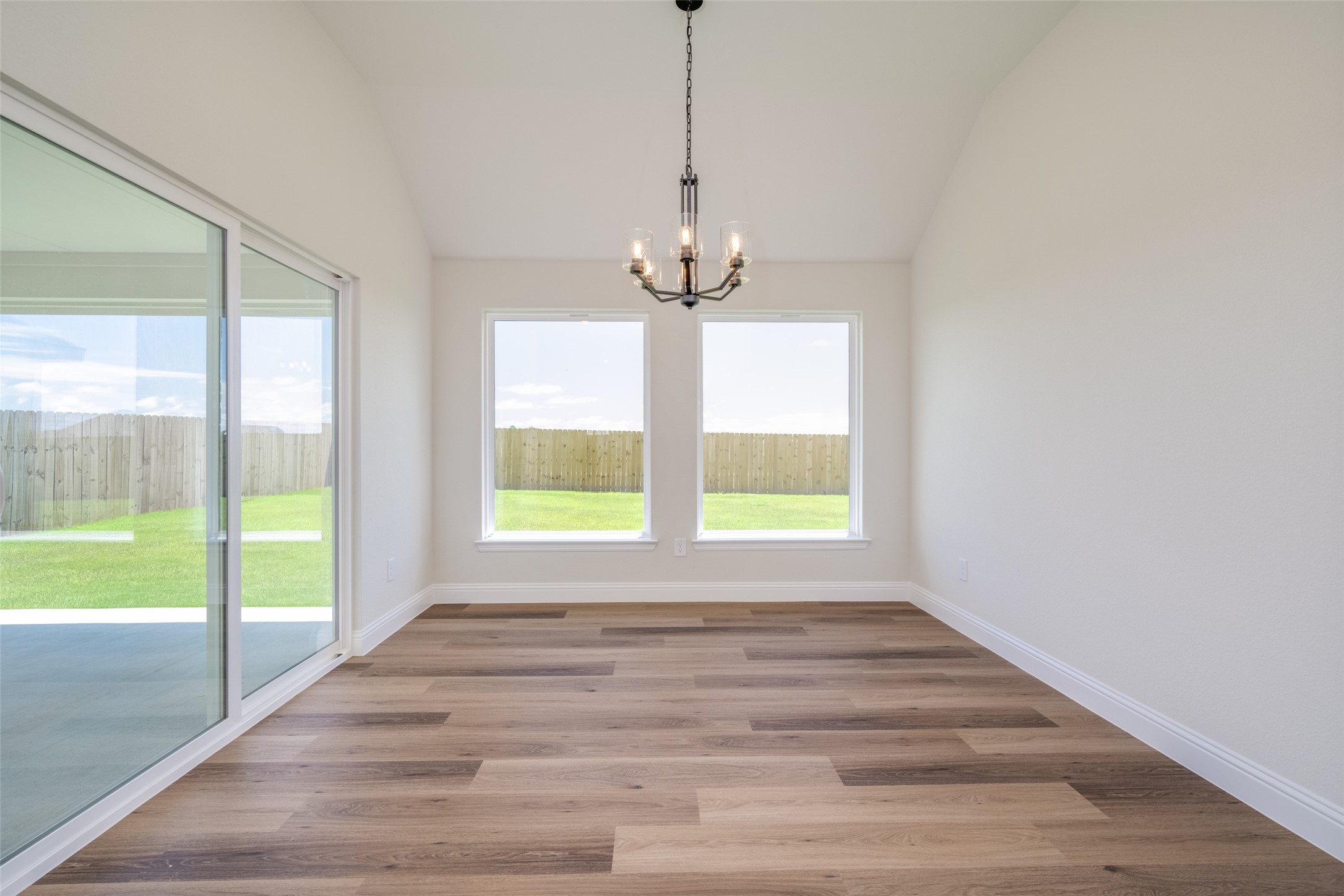200 Clay Ranch Valley View TX 76272
