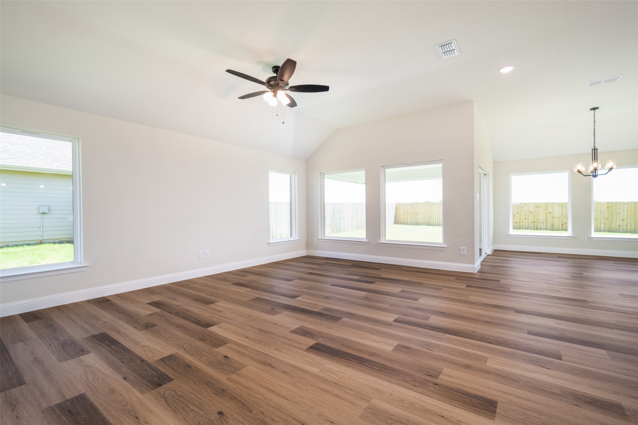 200 Clay Ranch Valley View TX 76272