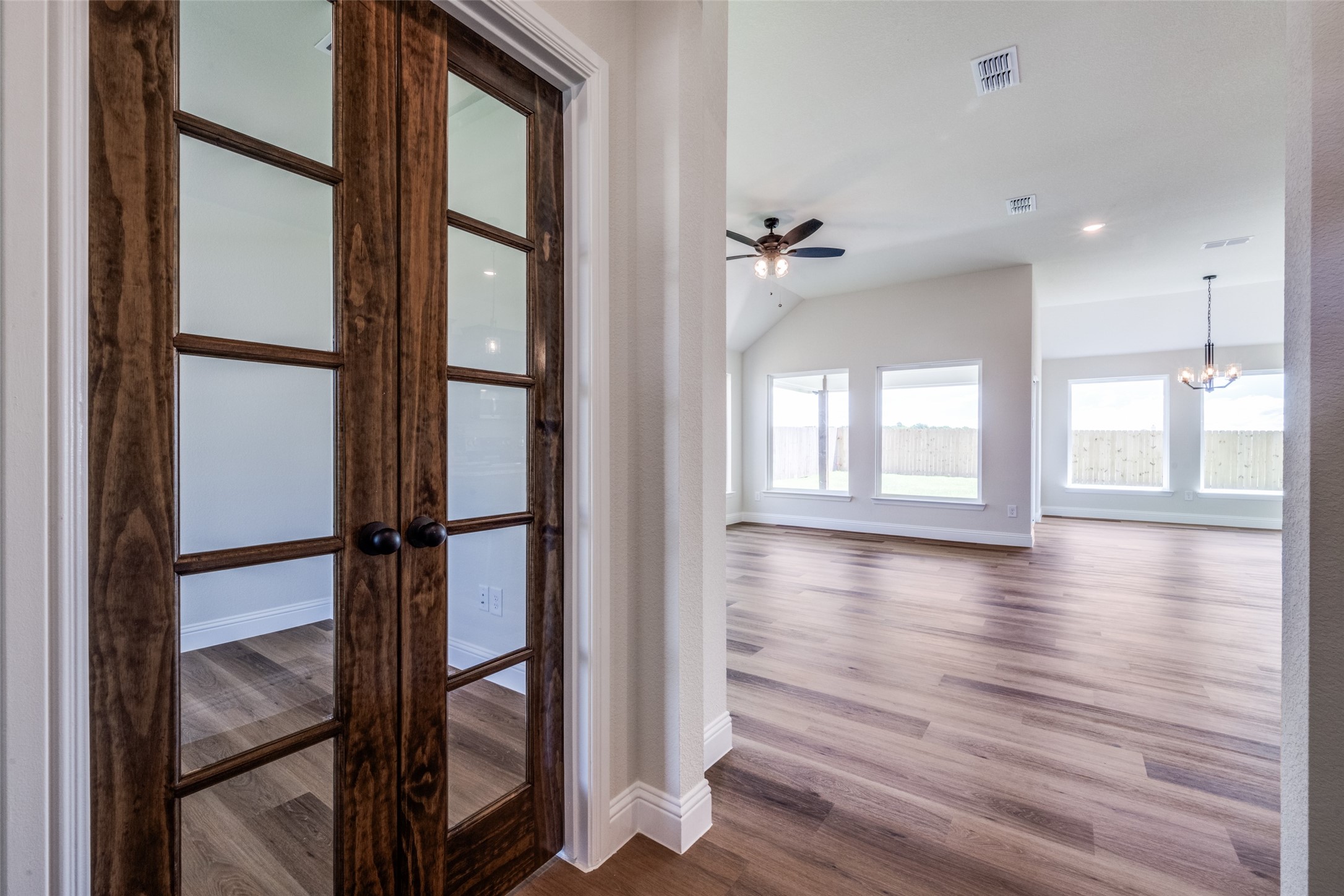 200 Clay Ranch Valley View TX 76272