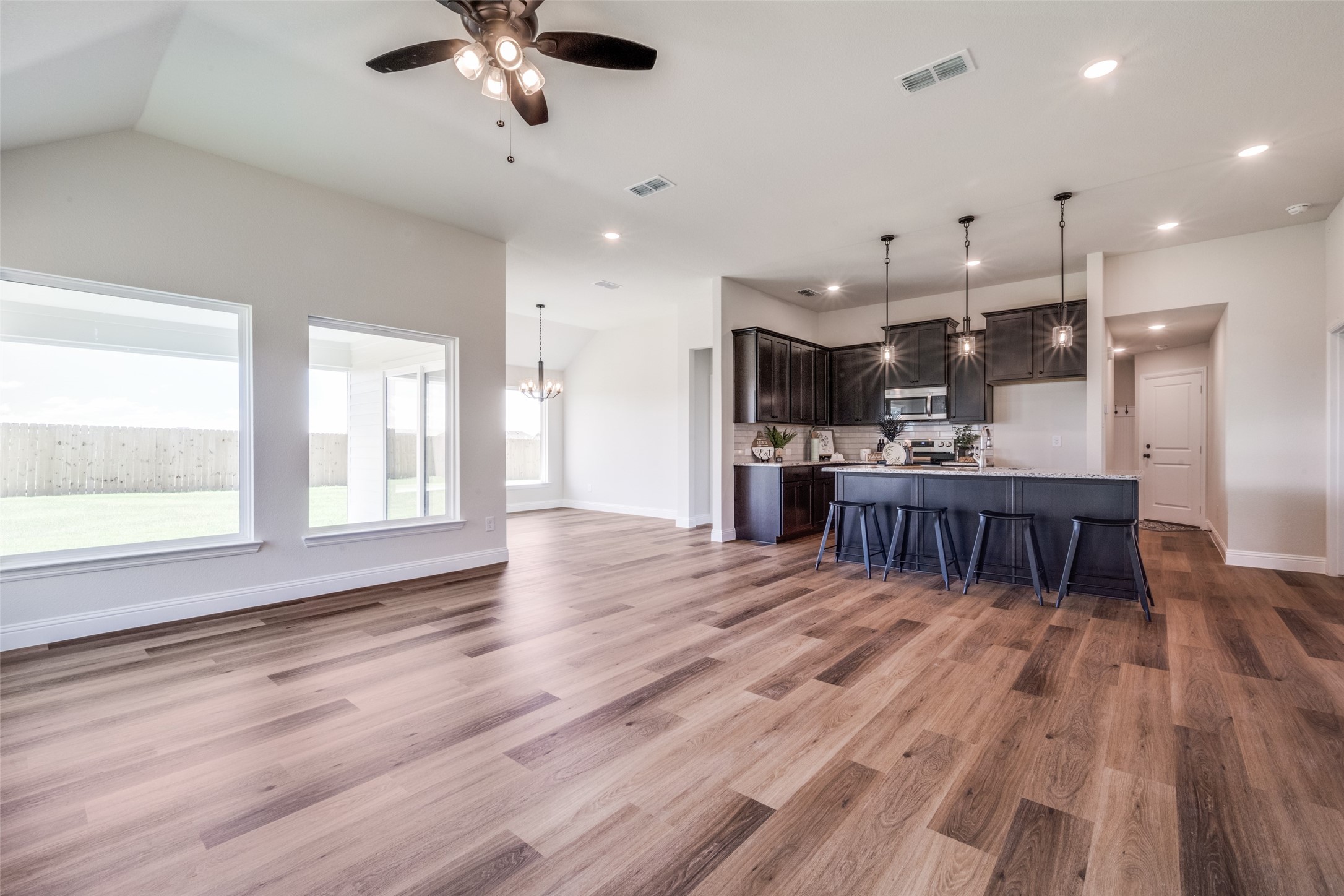 200 Clay Ranch Valley View TX 76272