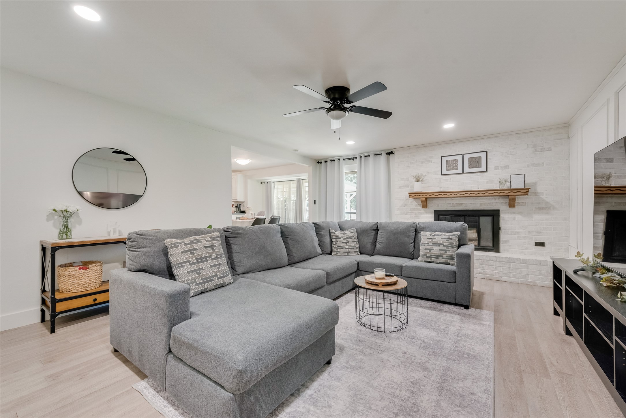 5623 Shady Hill Lane Arlington TX 76016