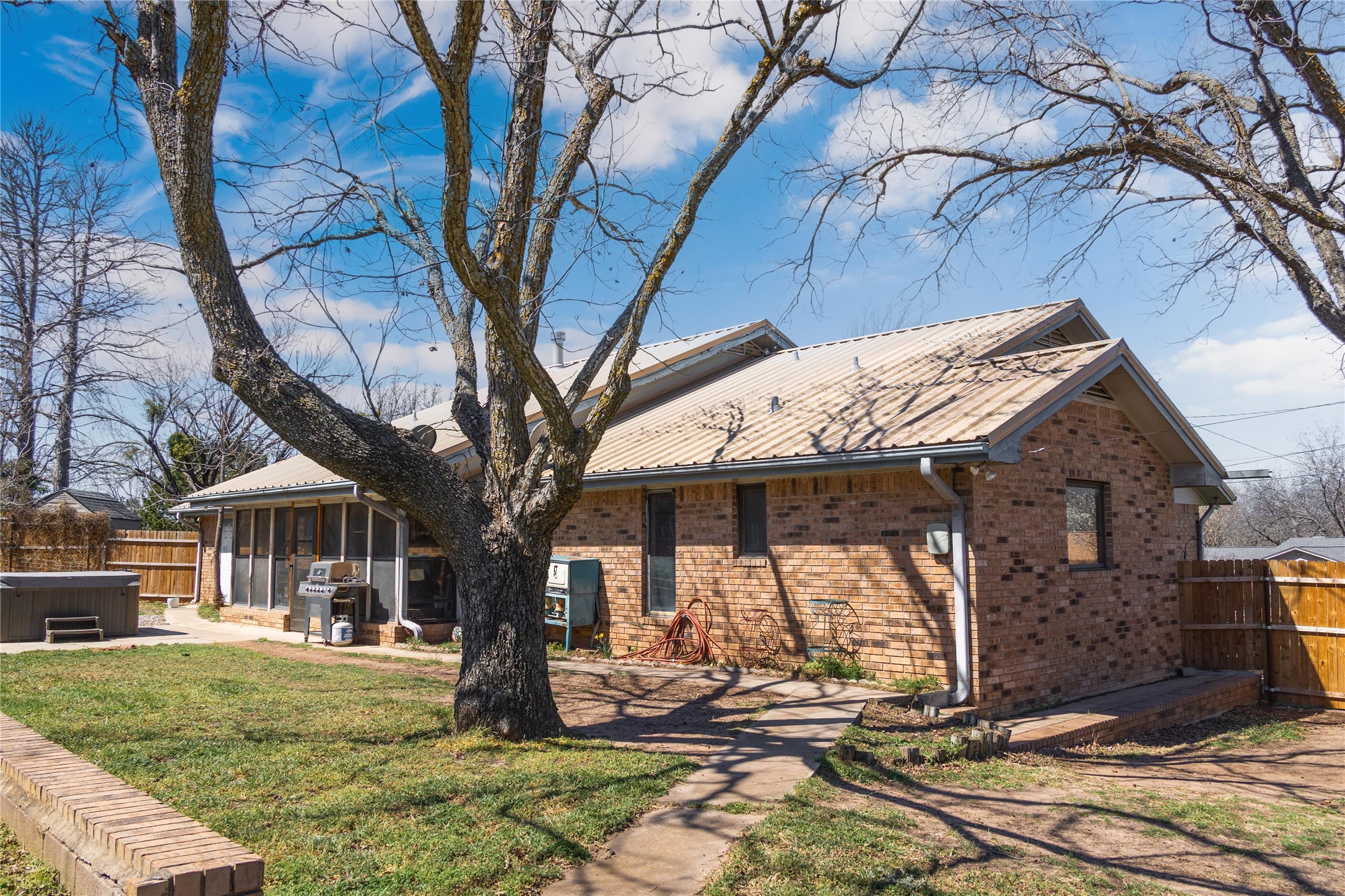 1811 Saylor Street Goldthwaite TX 76844