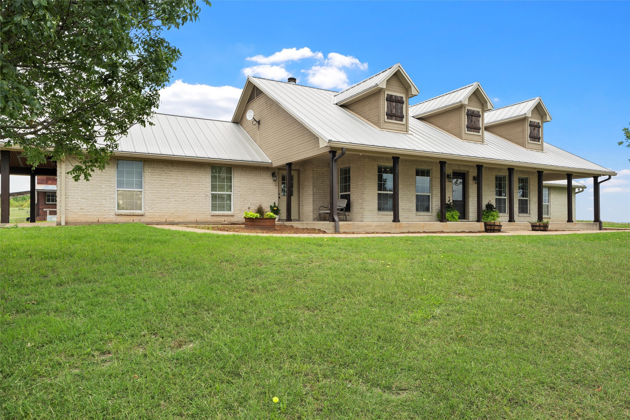 3057 Holy Road Abbott TX 76621