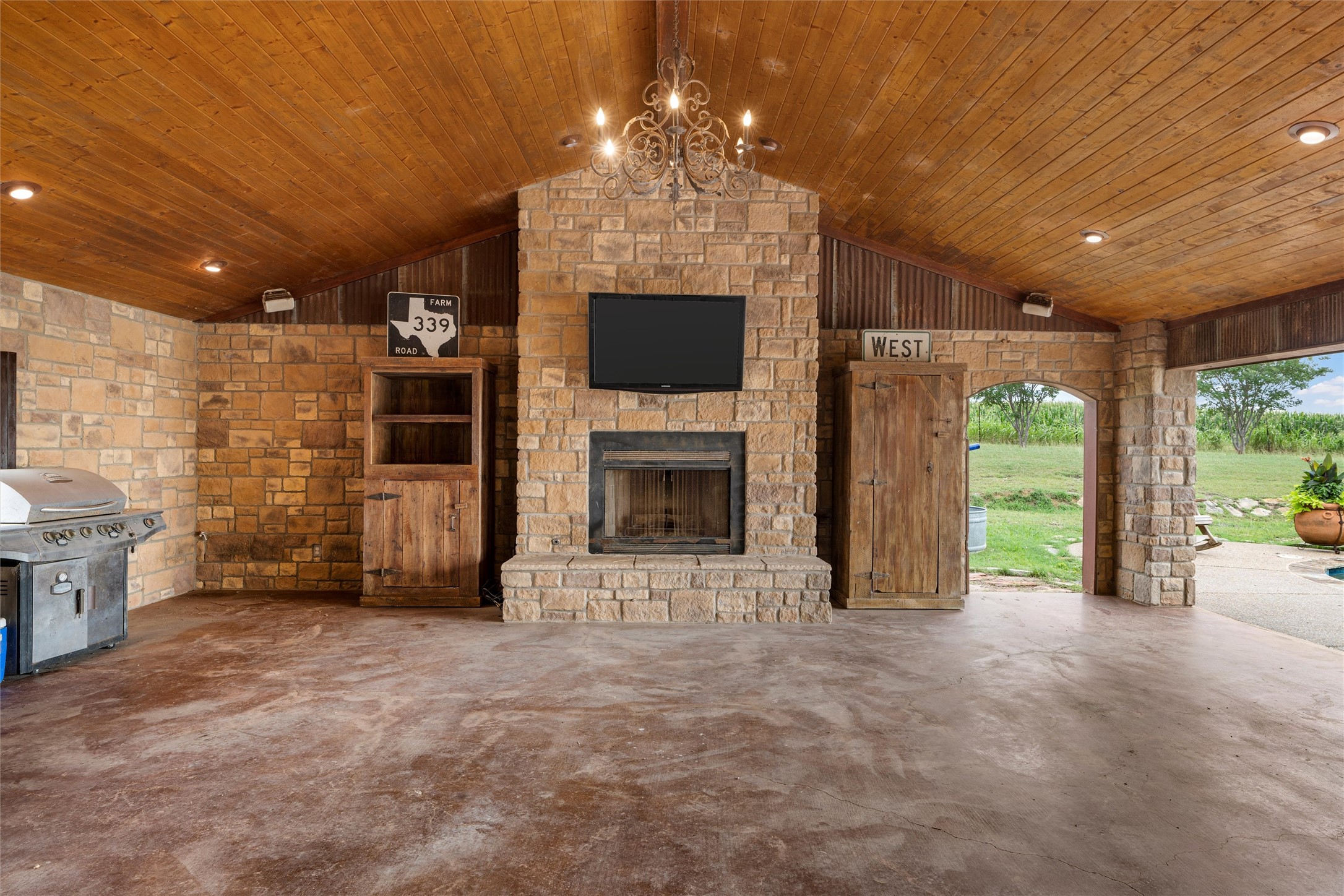 3057 Holy Road Abbott TX 76621