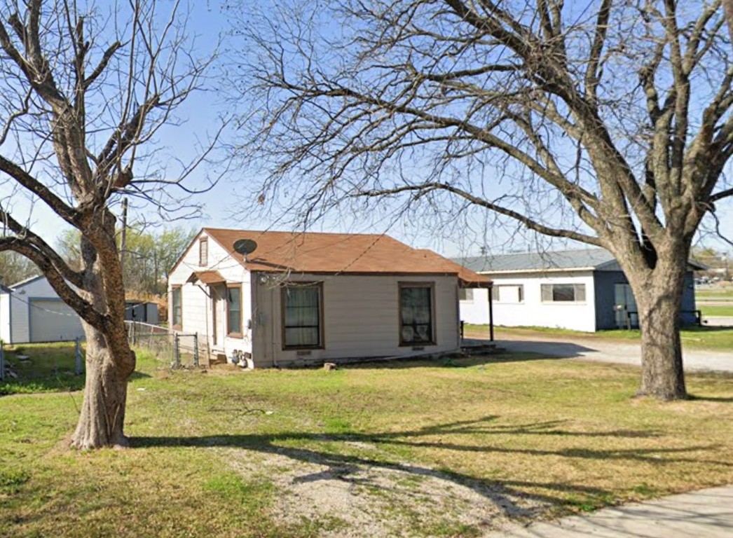 1129 Dalworth Street Grand Prairie TX 75050