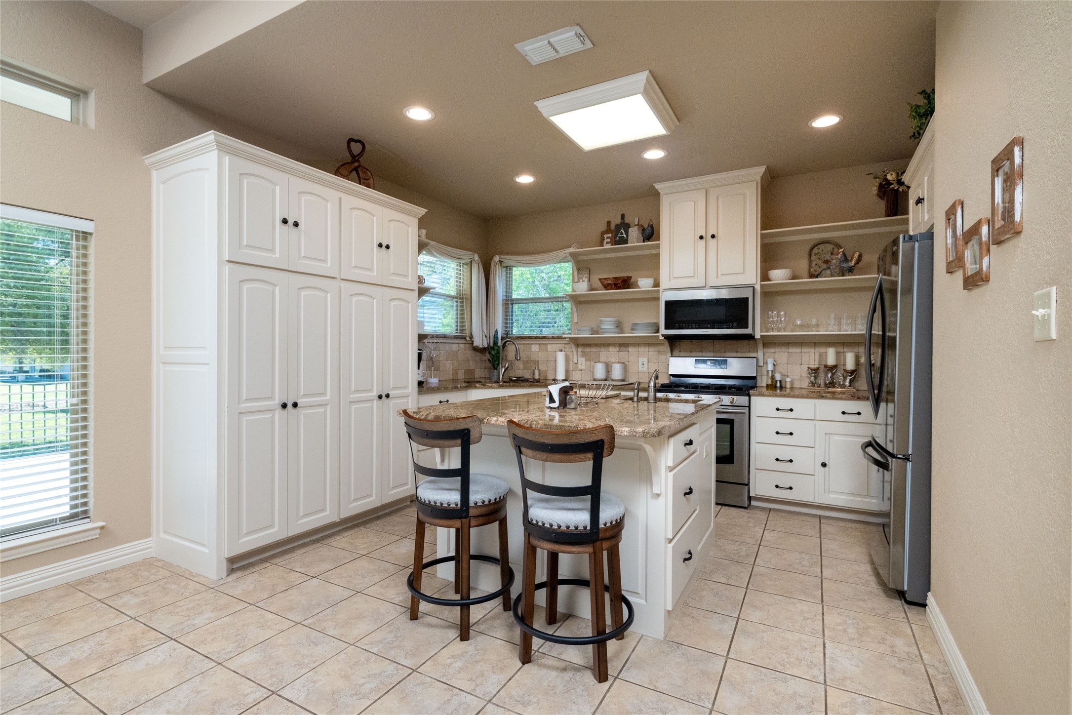 131 Lakeview Drive Runaway Bay TX 76426