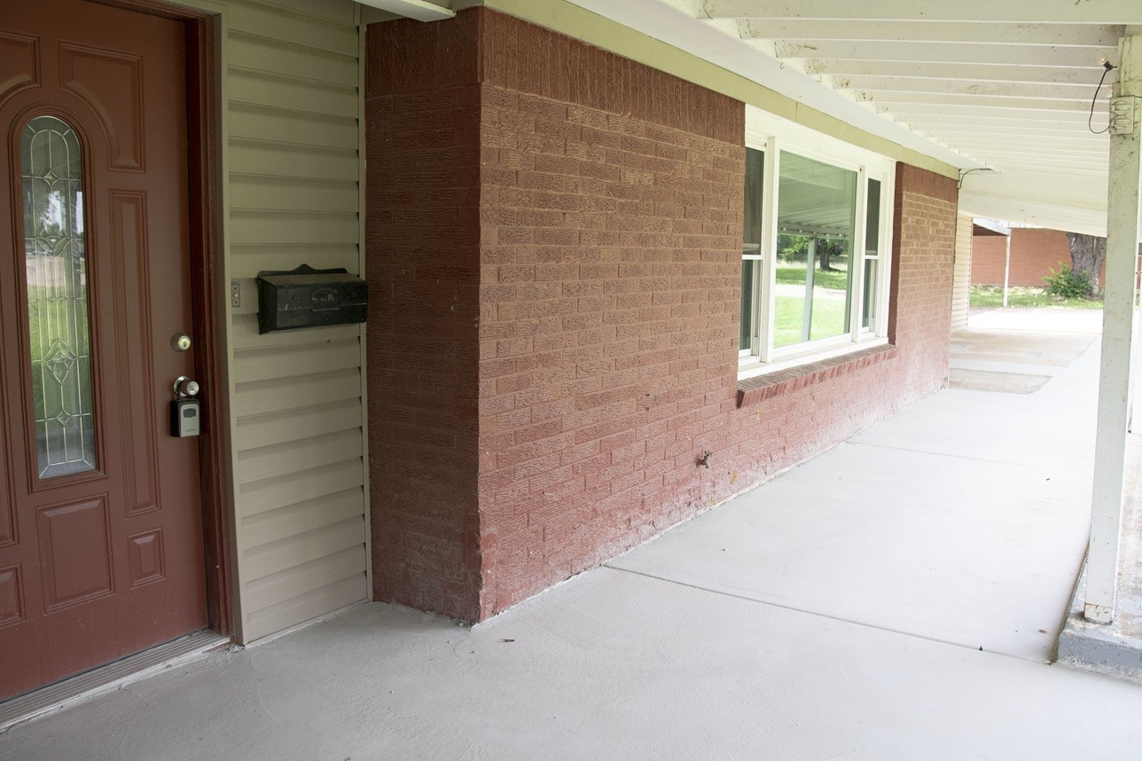 918 S Varella Street Mexia TX 76667