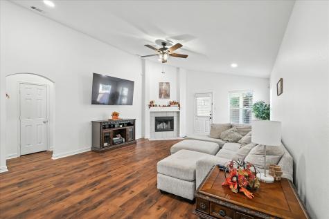 6013 Photinia Avenue Denton TX 76208