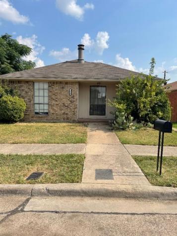 1520 Parkwood Place Irving TX 75060