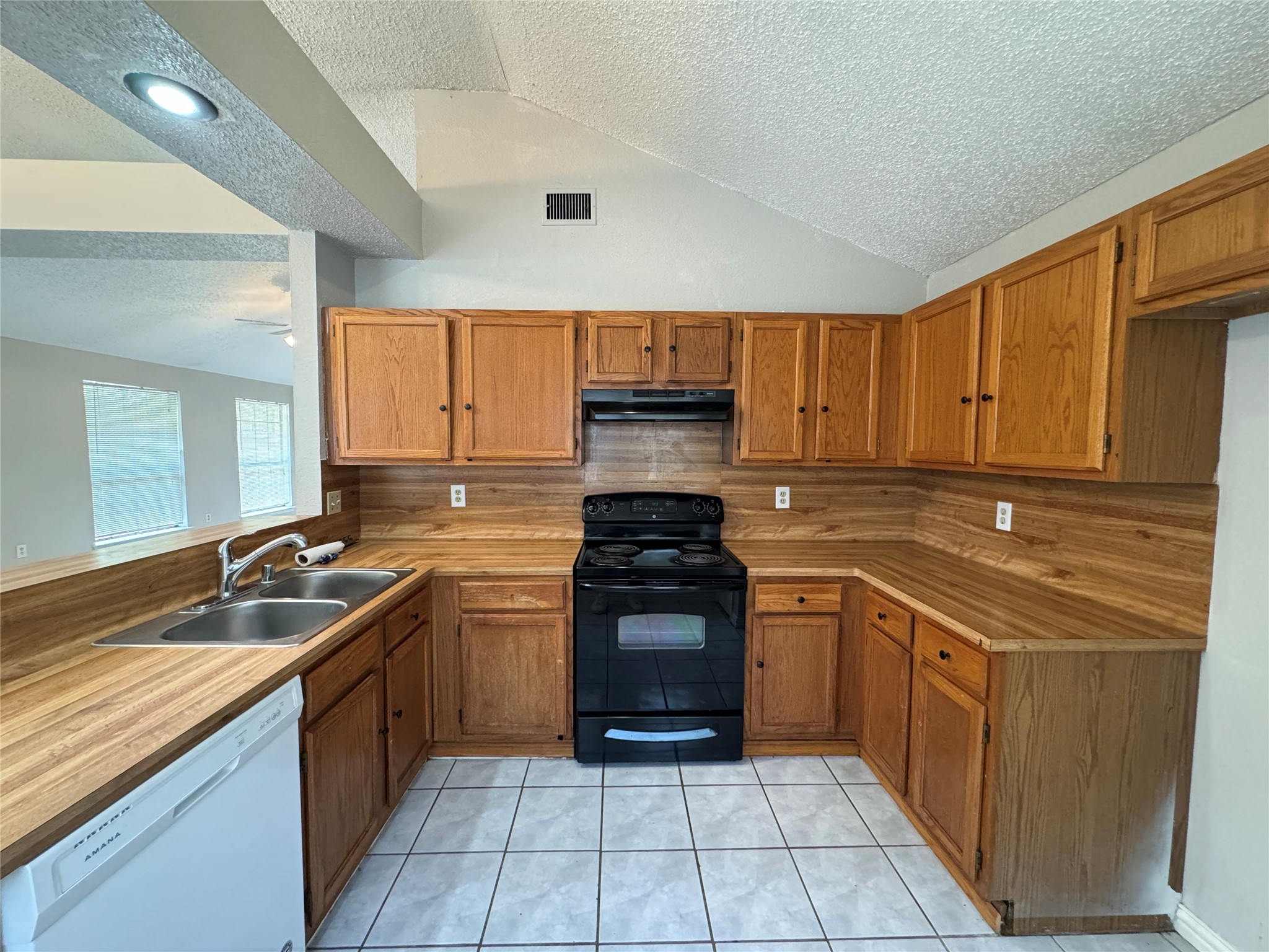 6511 Devine Drive Arlington TX 76001