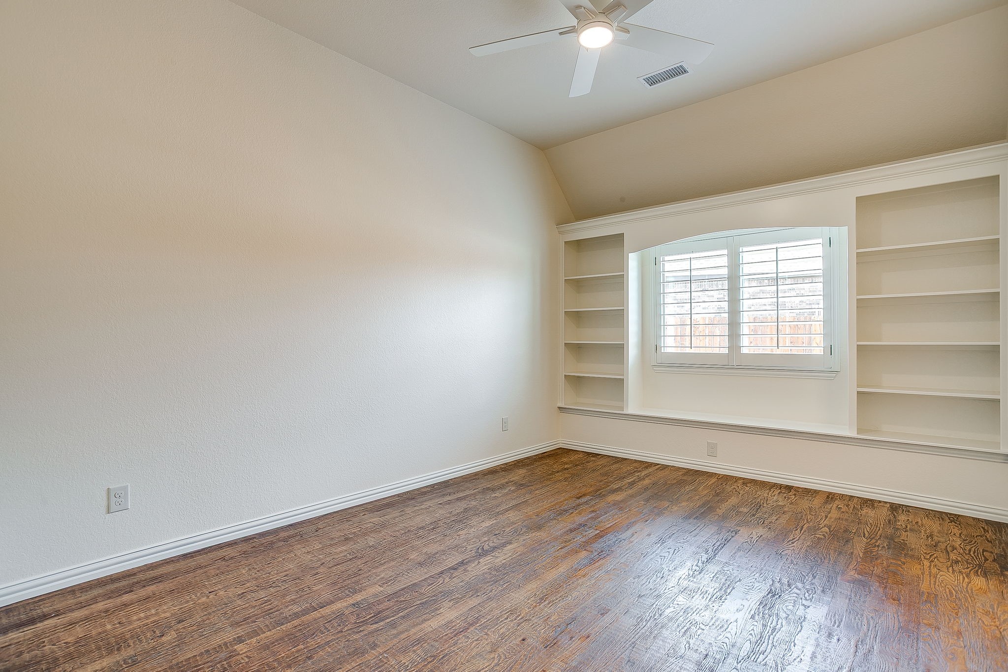 1201 Bluff Springs Drive Fort Worth TX 76052