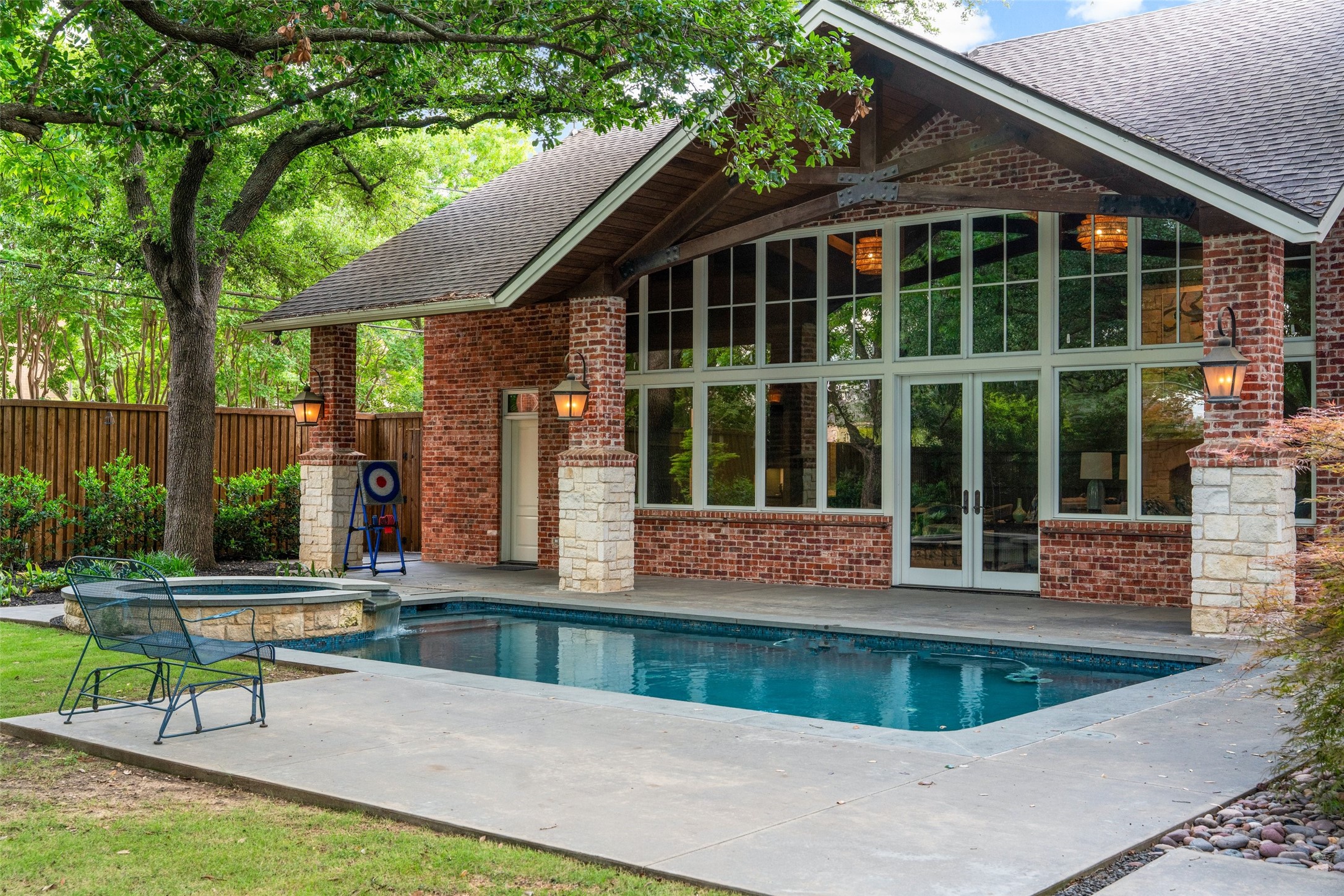 4710 Bobbitt Drive Dallas TX 75229