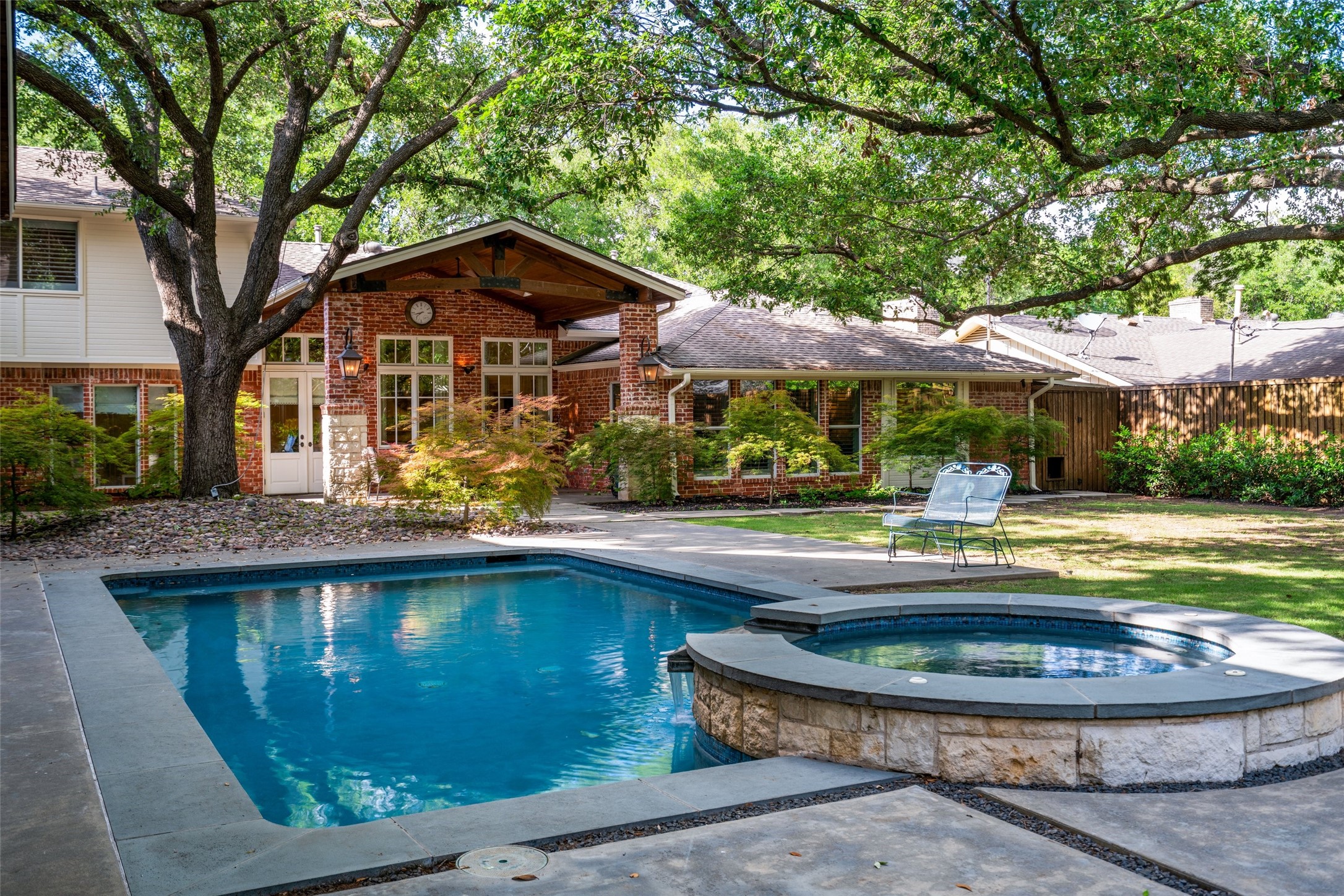 4710 Bobbitt Drive Dallas TX 75229