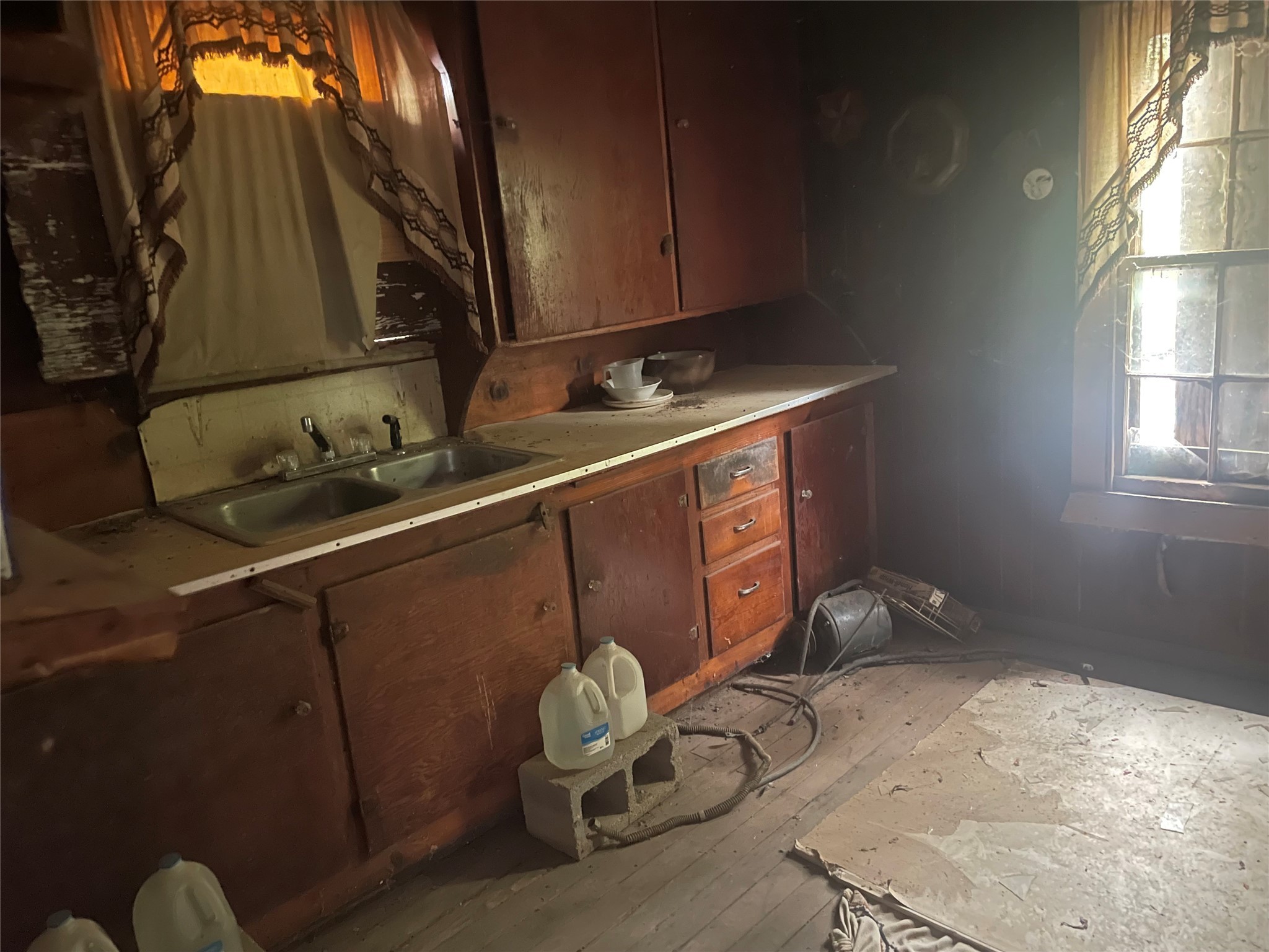 210 & 212 W 2nd Street Breckenridge TX 76424