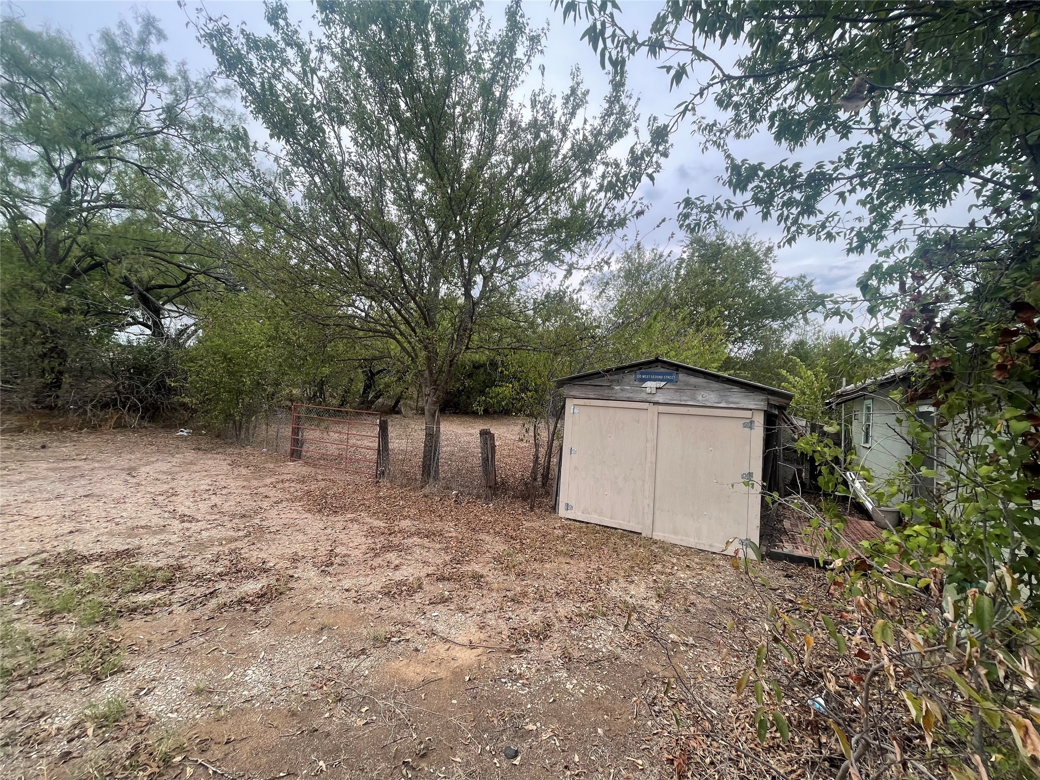 210 & 212 W 2nd Street Breckenridge TX 76424