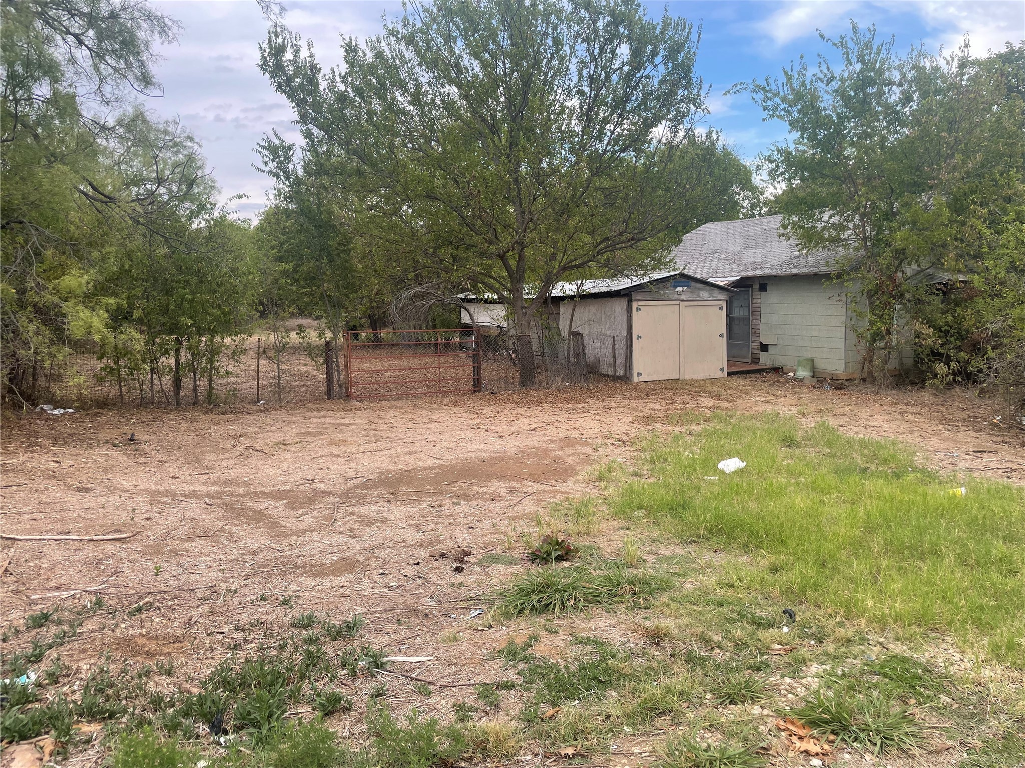 210 & 212 W 2nd Street Breckenridge TX 76424