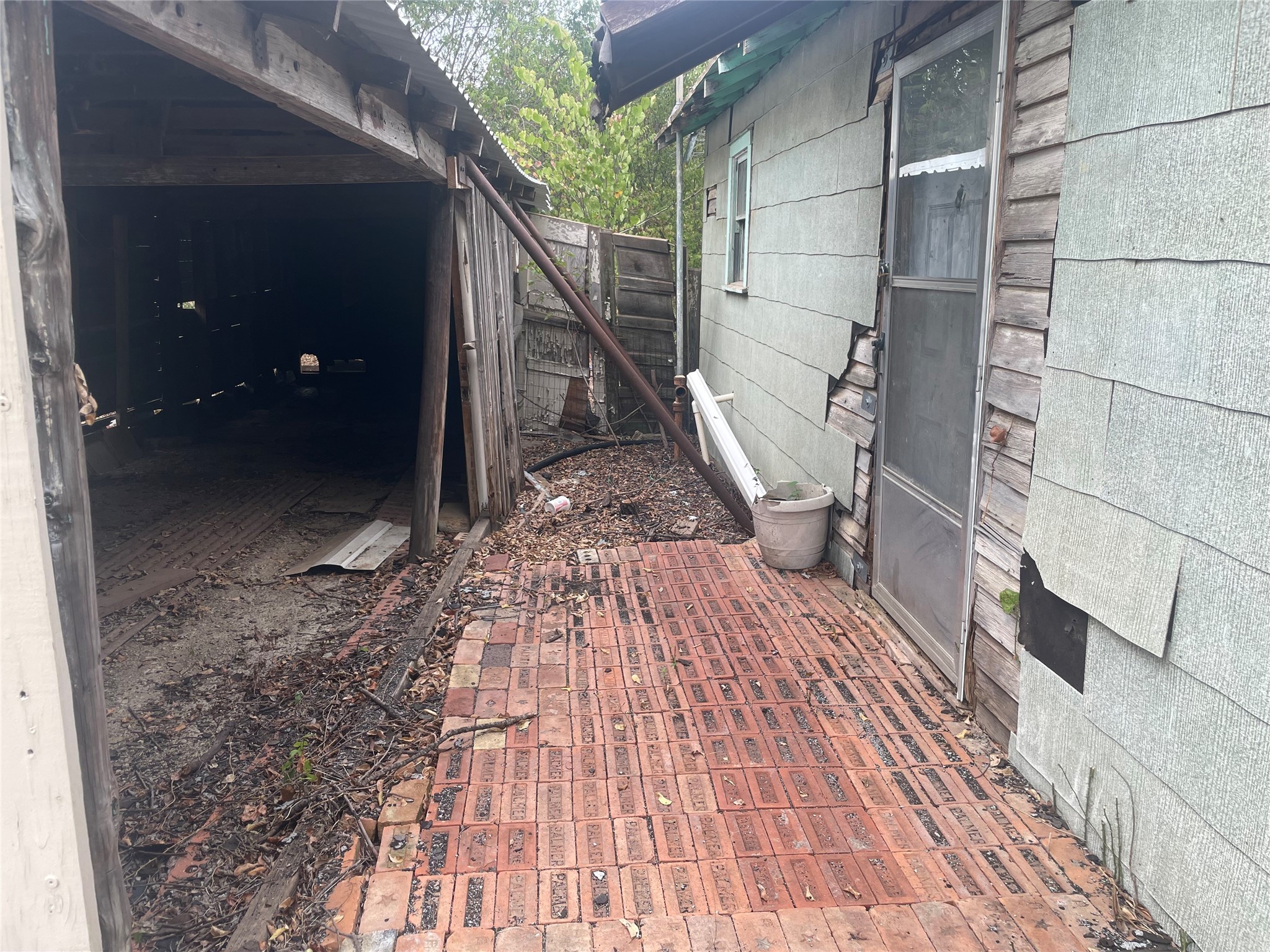 210 & 212 W 2nd Street Breckenridge TX 76424