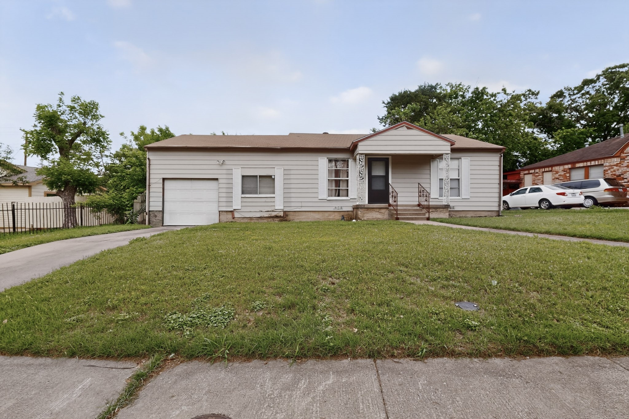 1220 Alaska Avenue Dallas TX 75216