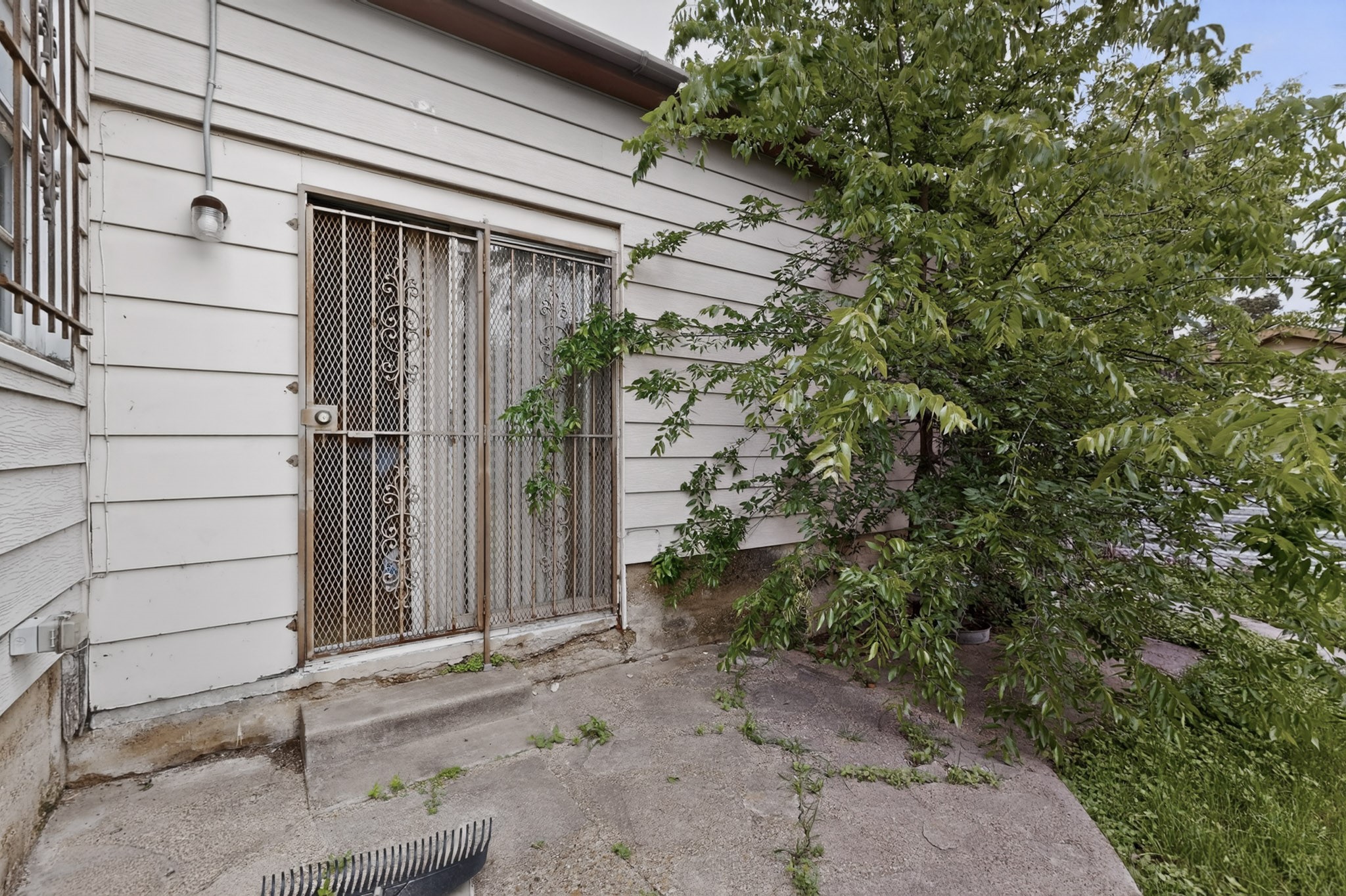 1220 Alaska Avenue Dallas TX 75216