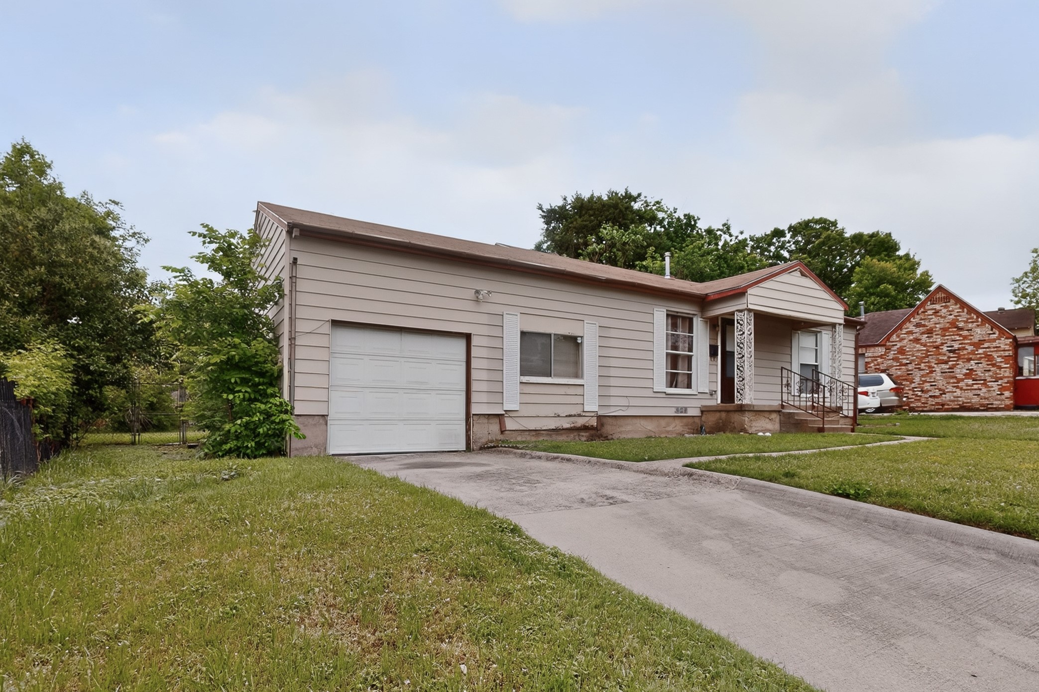 1220 Alaska Avenue Dallas TX 75216