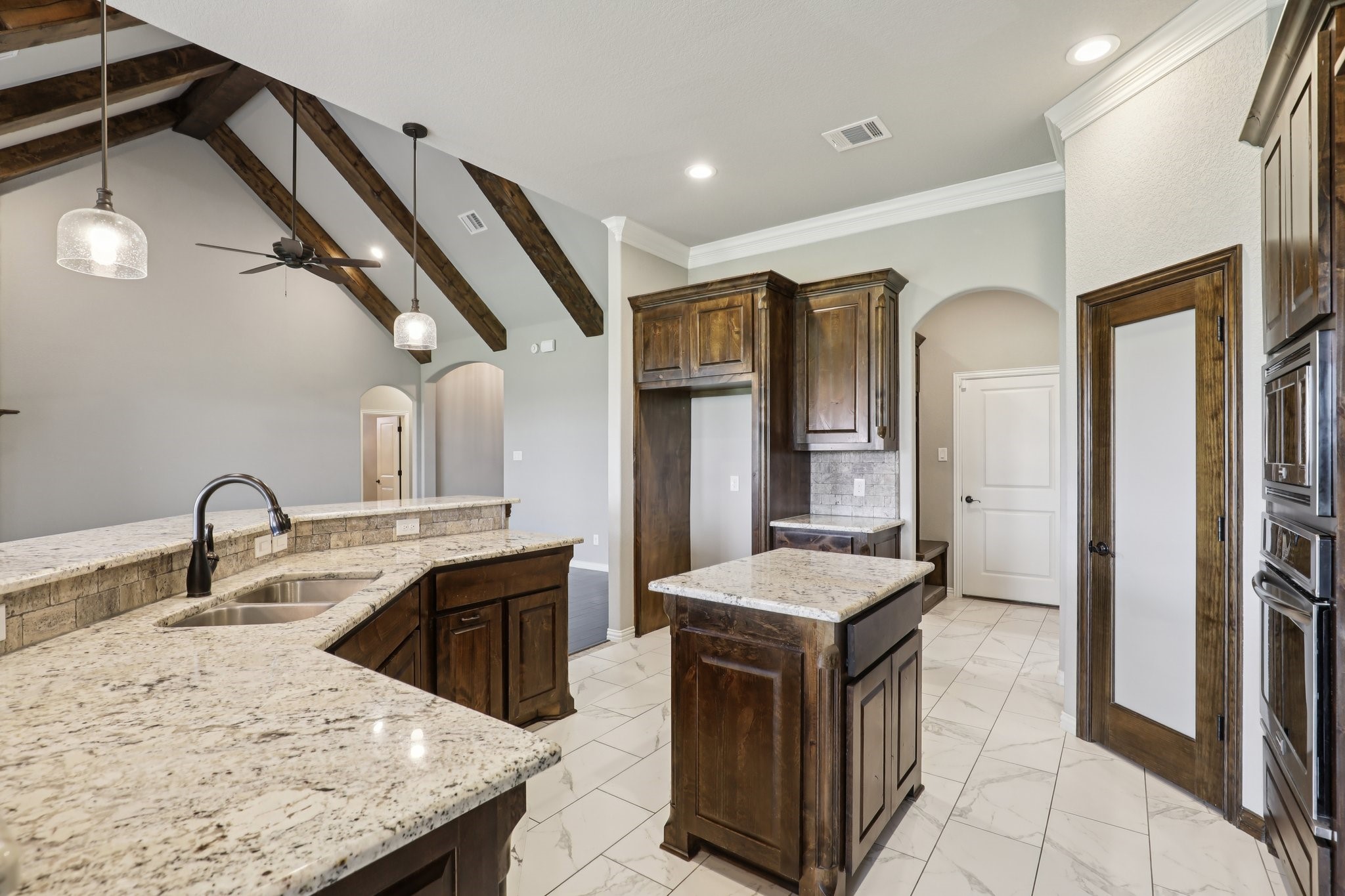 1020 Jesse James Lane Springtown TX 76082