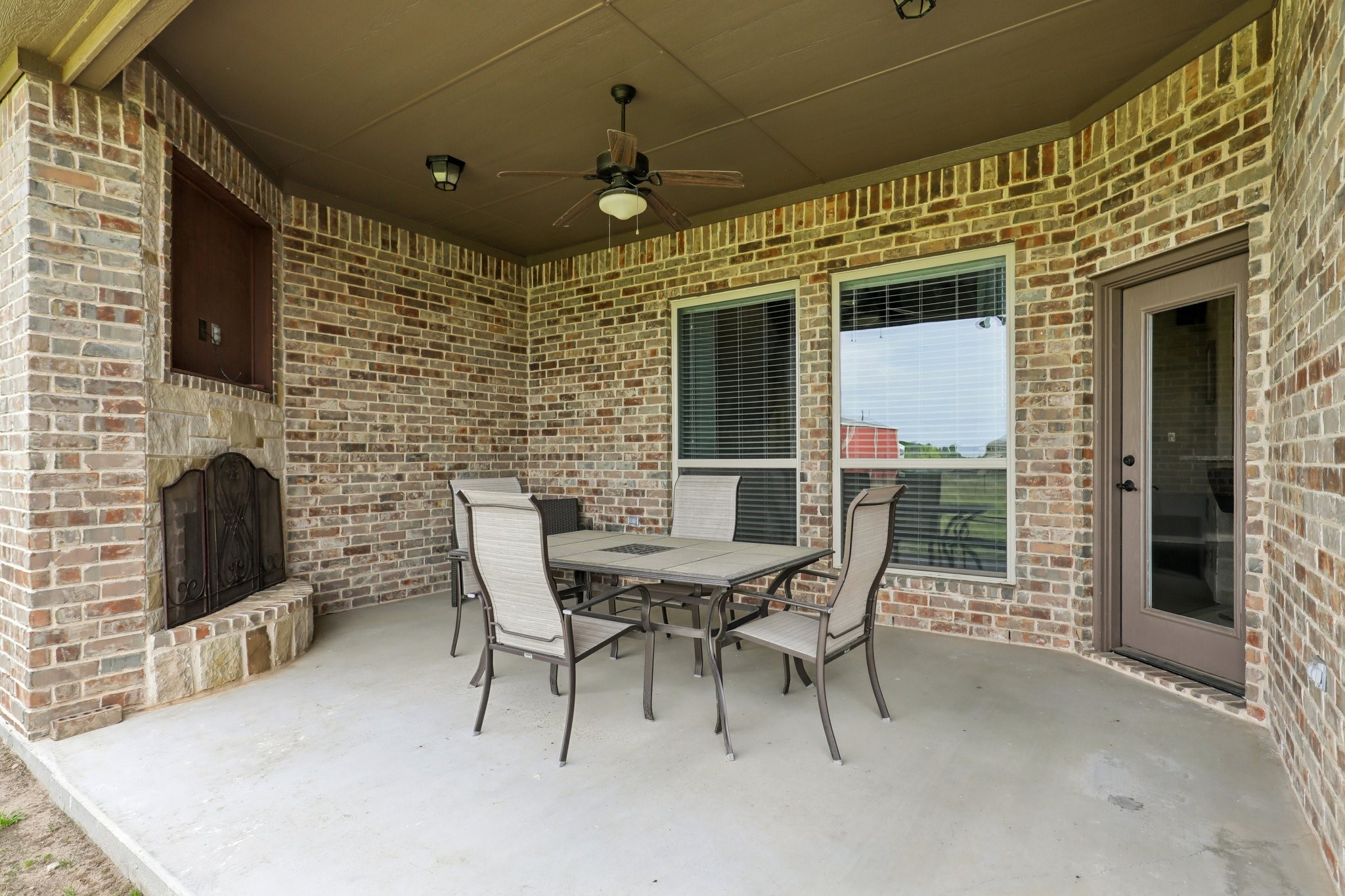 1020 Jesse James Lane Springtown TX 76082