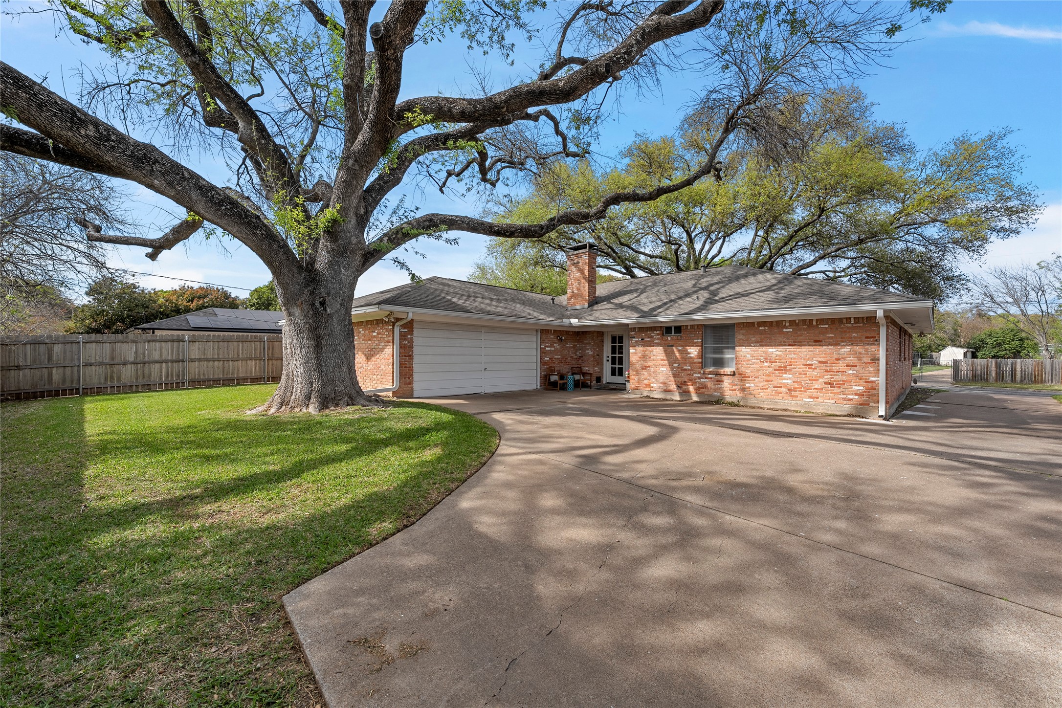 1712 Laurel Lake Drive Waco TX 76710