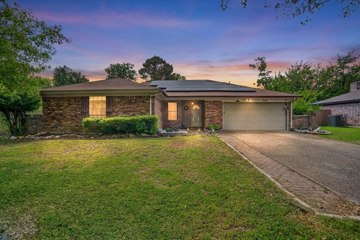 834 S Ridgeway Drive Cleburne TX 76033