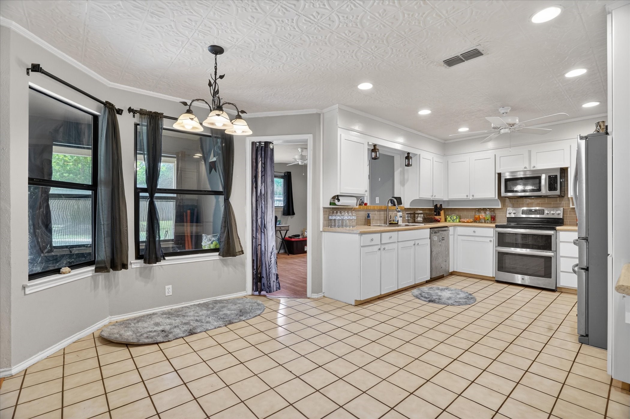 834 S Ridgeway Drive Cleburne TX 76033