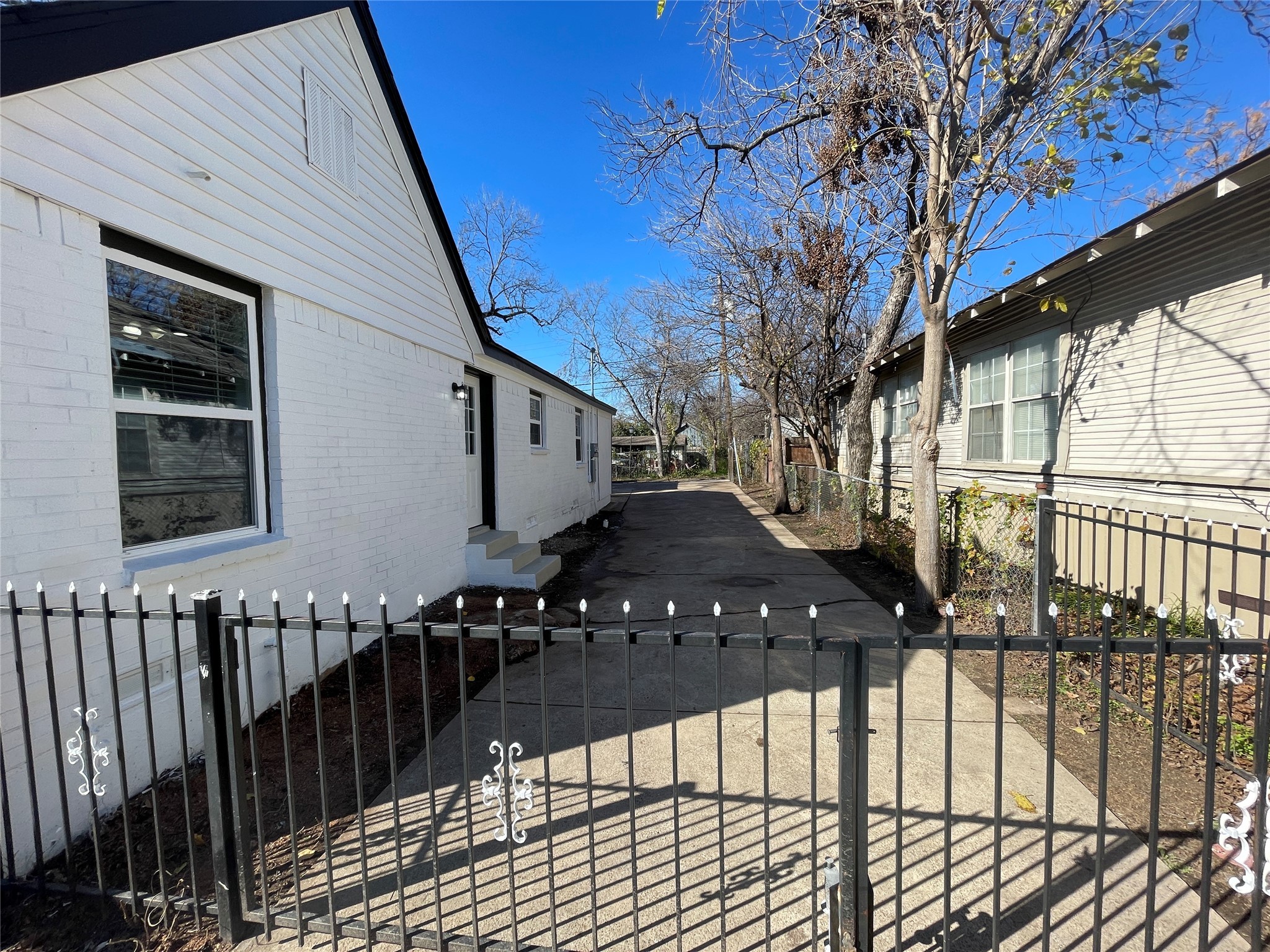 6011 E Grand Avenue Dallas TX 75223