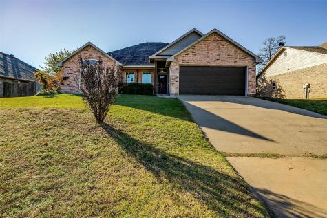 303 Catherine Street Joshua TX 76058