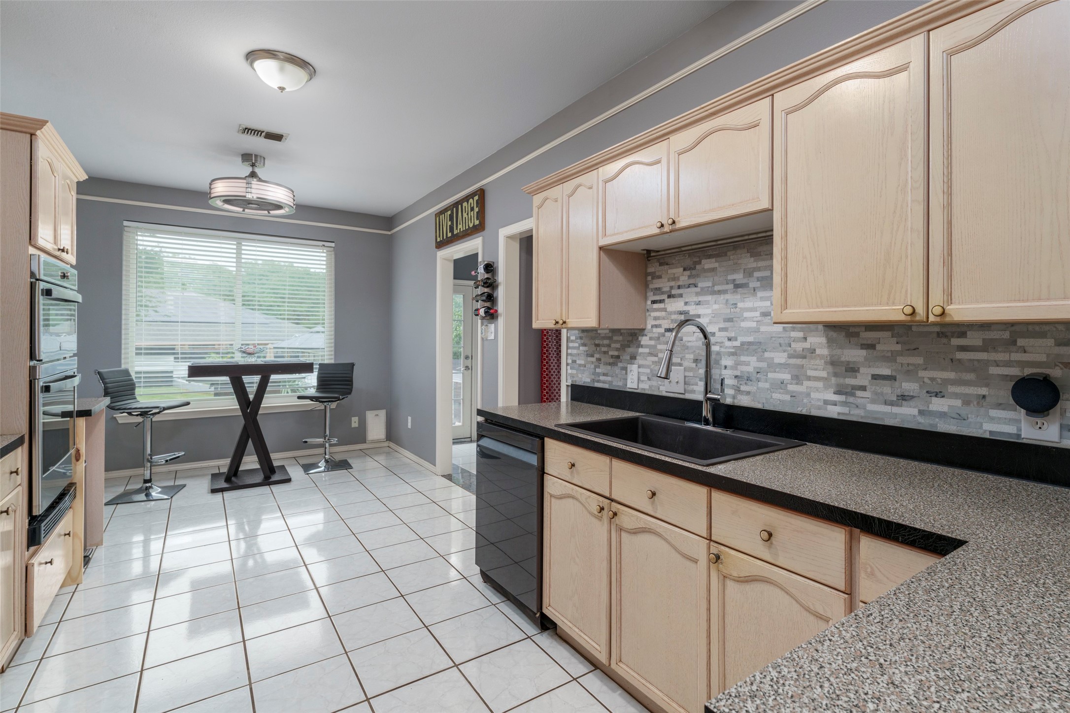 829 Woodridge Drive Fort Worth TX 76120