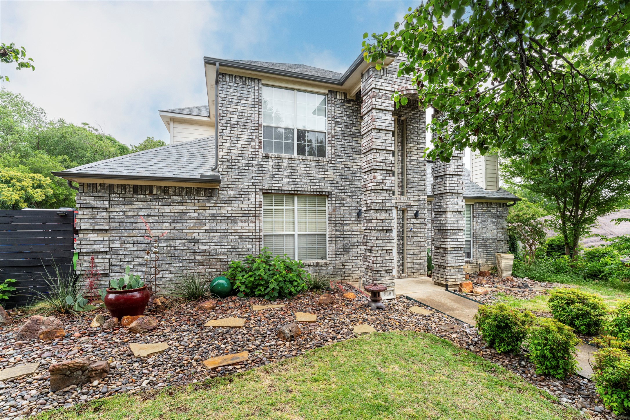 829 Woodridge Drive Fort Worth TX 76120