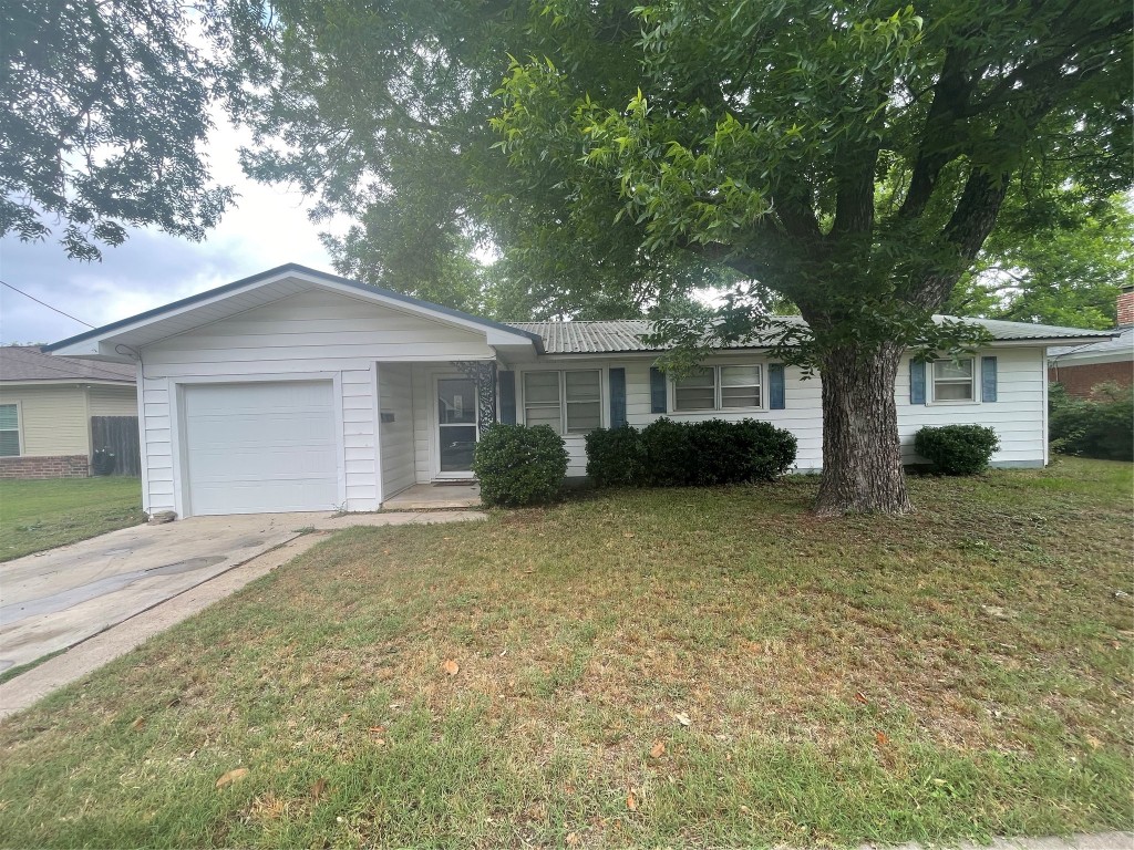 521 N Columbia Street Stephenville TX 76401