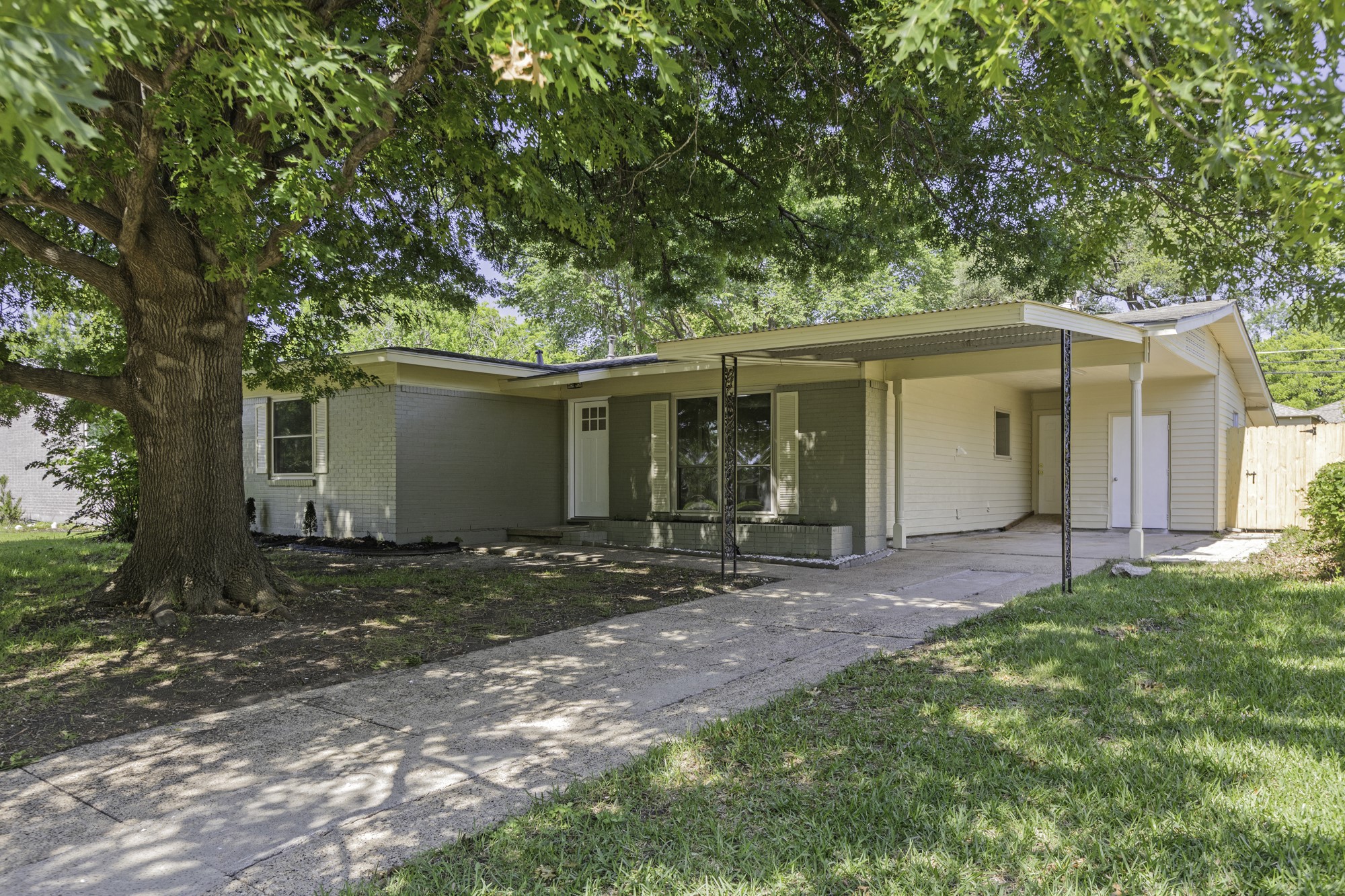 9745 Ash Creek Drive Dallas TX 75228