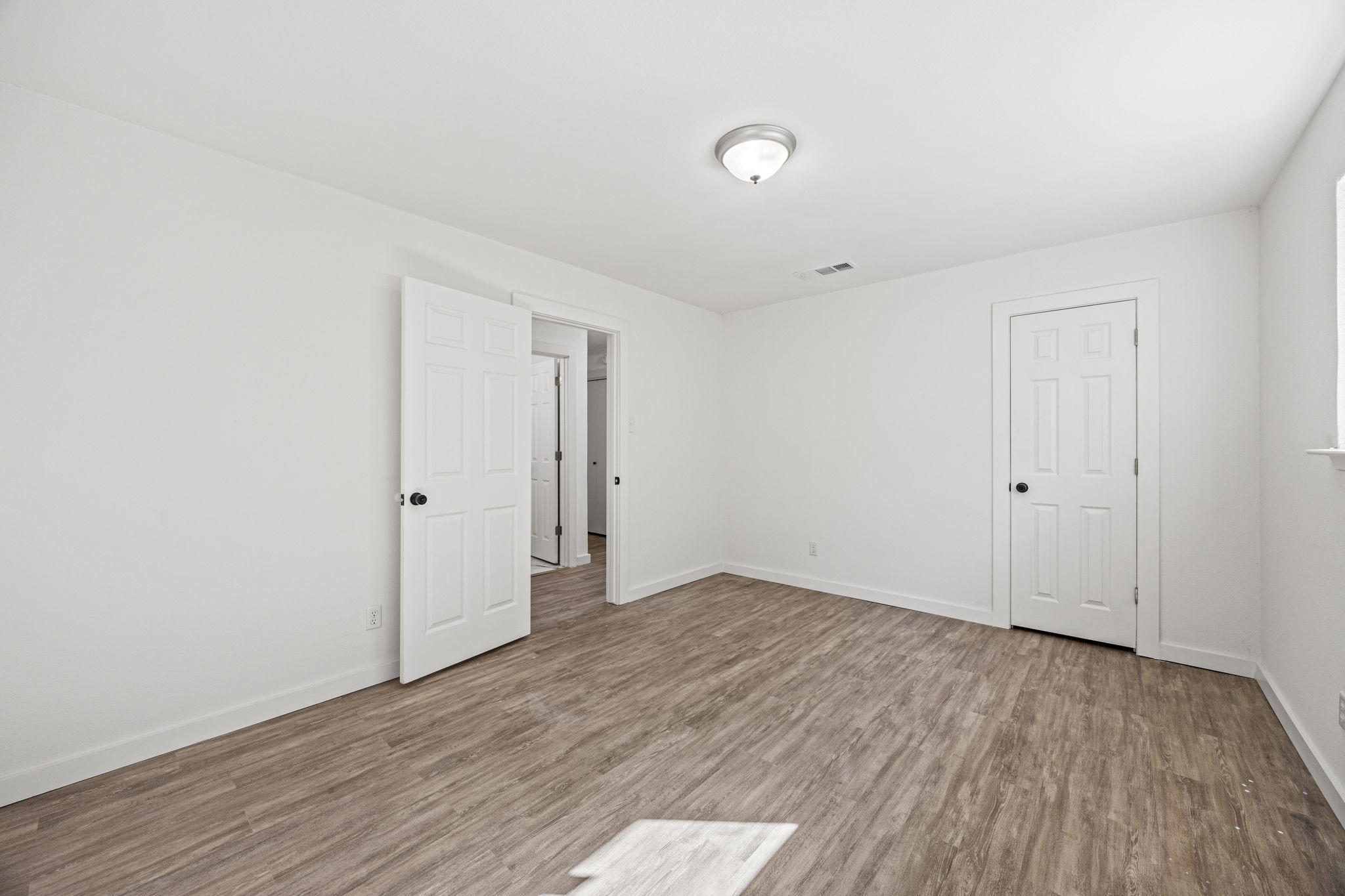 1631 Roundrock Trail Mesquite TX 75149