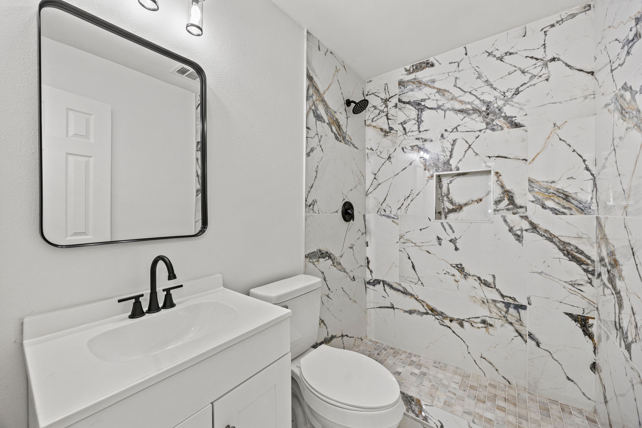 1631 Roundrock Trail Mesquite TX 75149